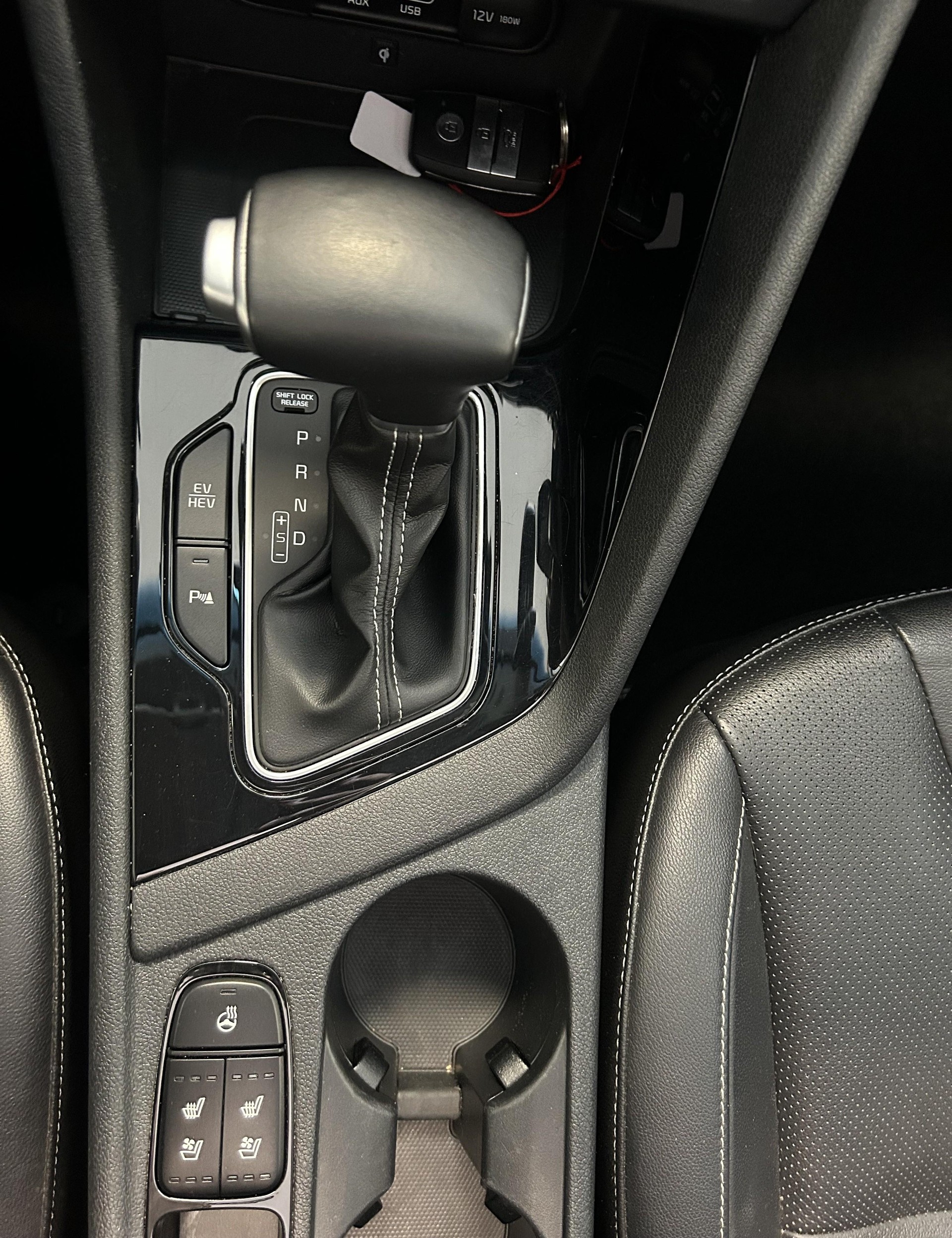 KIA Niro 1.6 GDi Plug-in Hybrid-image-11