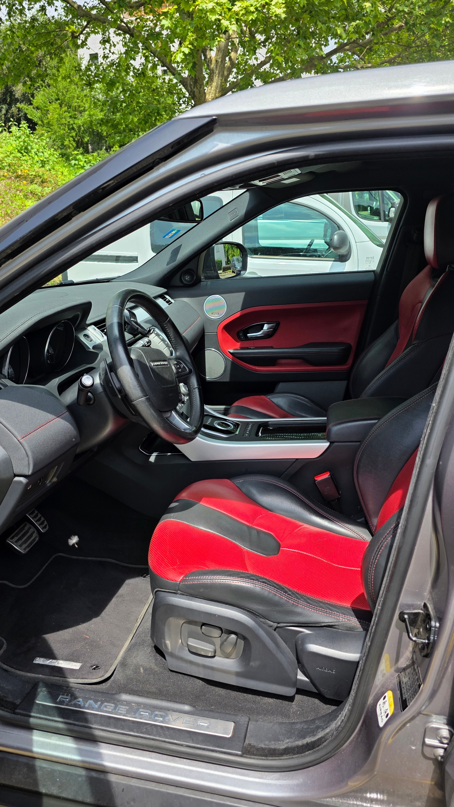 LAND ROVER 2.0 Si4 Dynamic-image-1