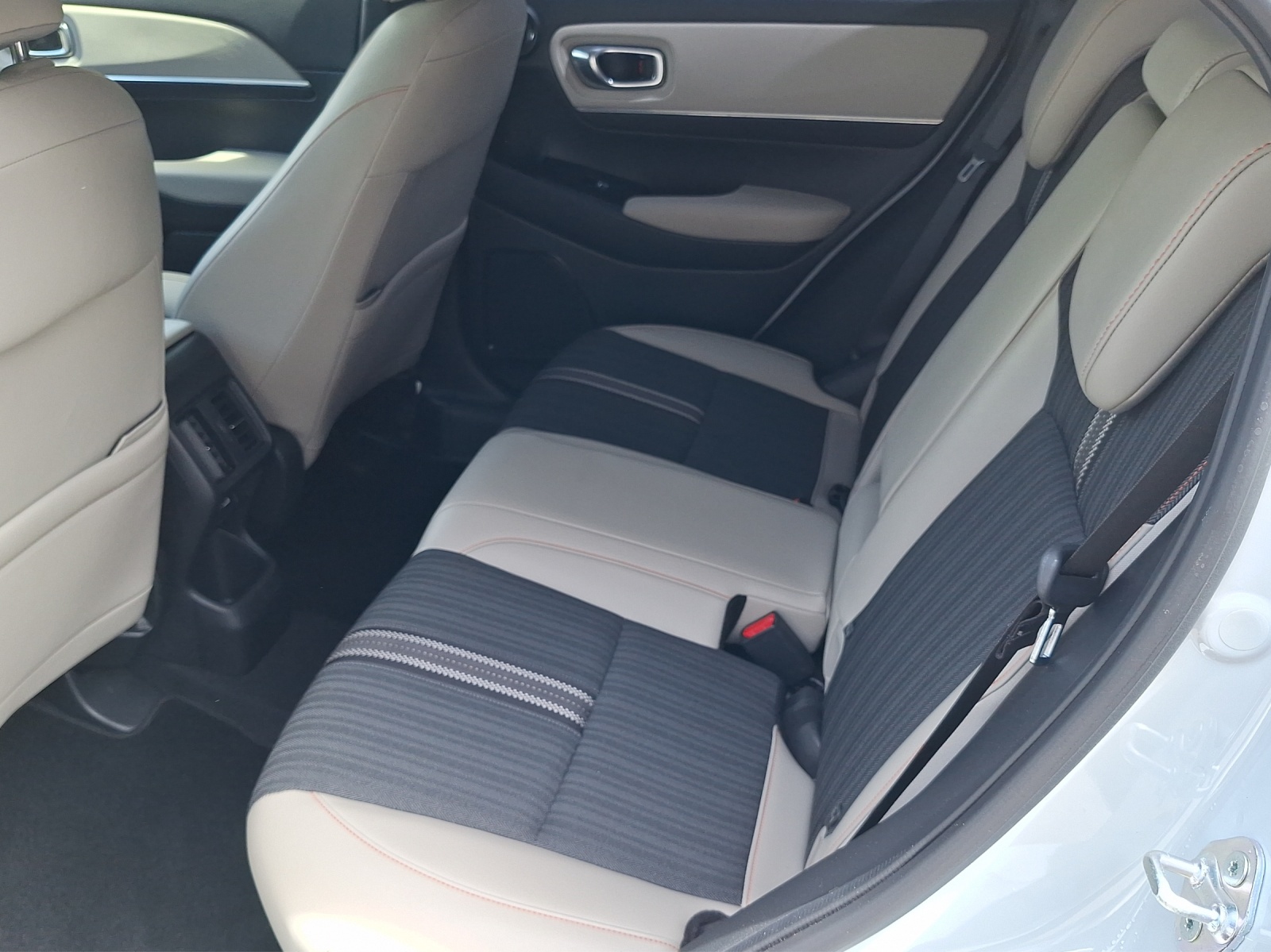 HONDA HR-V 1.5 i-MMD Advance Style-image-12