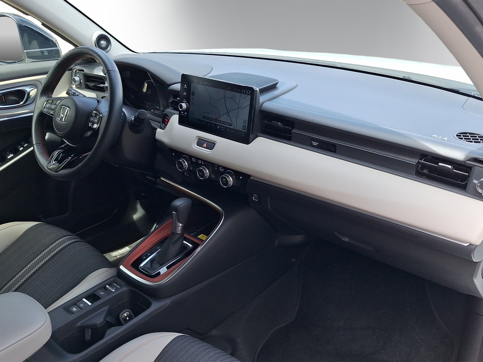 HONDA HR-V 1.5 i-MMD Advance Style-image-11
