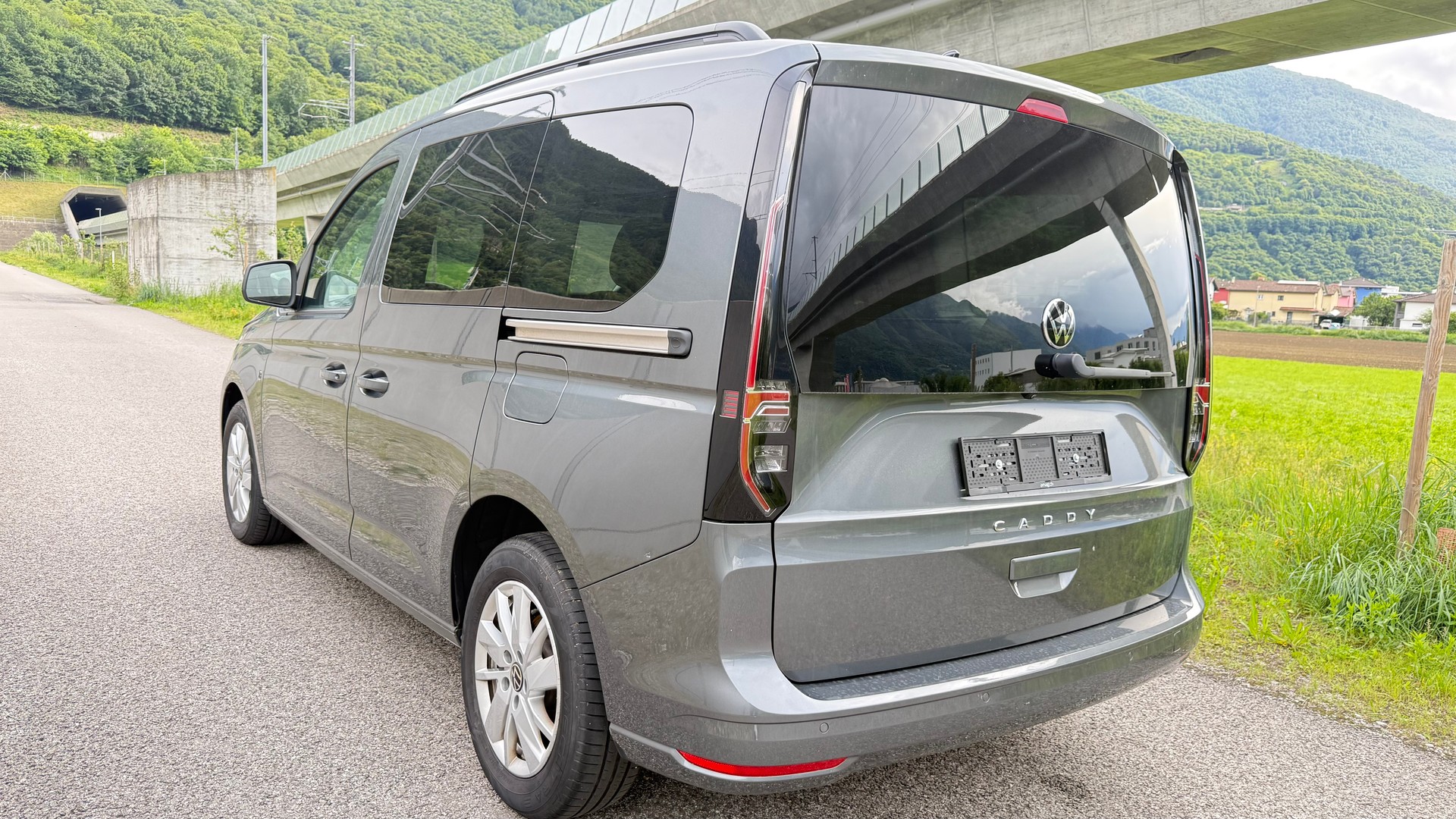 VW Caddy Maxi 2.0 TDI Liberty DSG-image-3