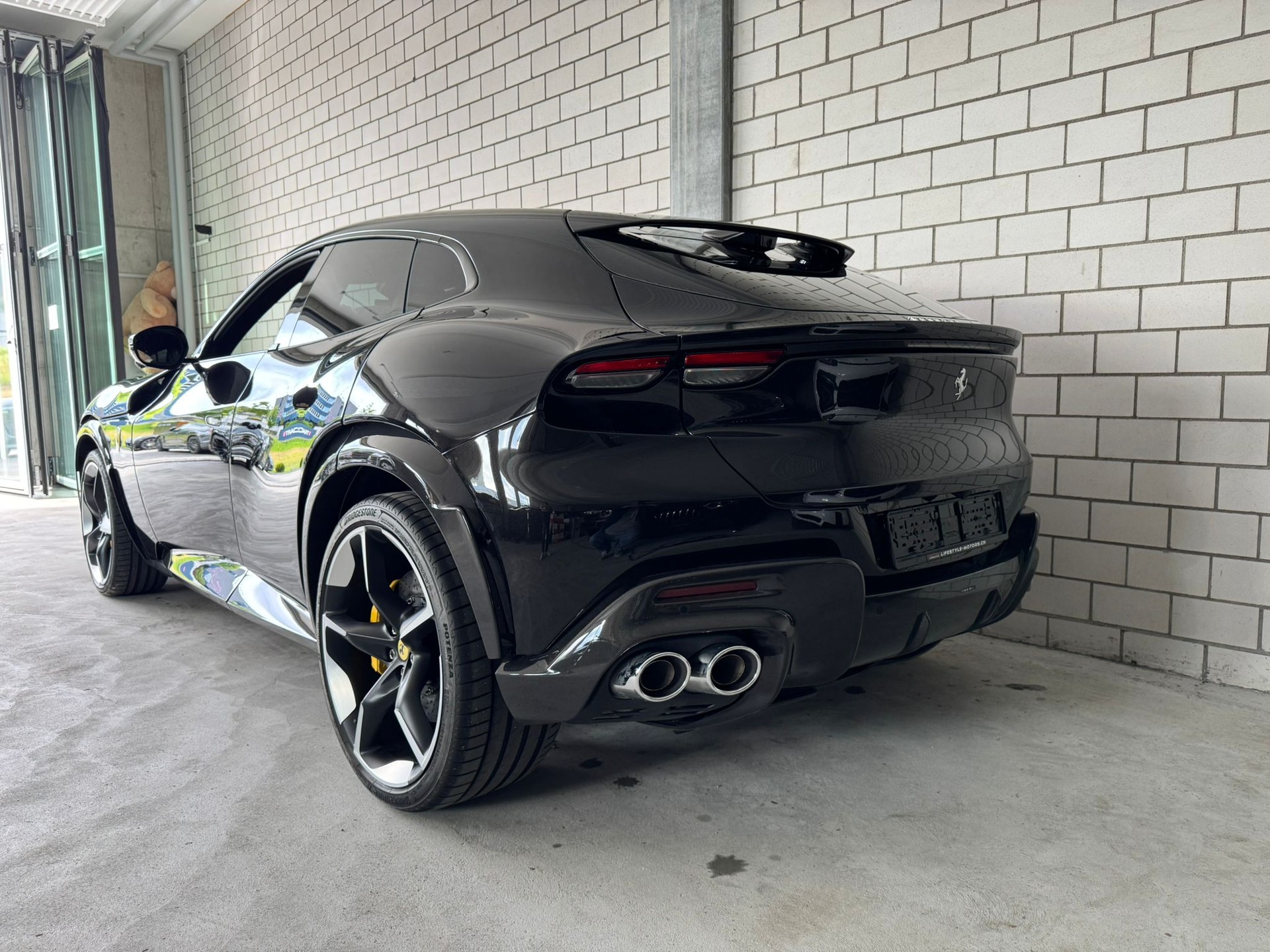 FERRARI Purosangue 6.5 V12 Vollausstattung-showroom-element-2