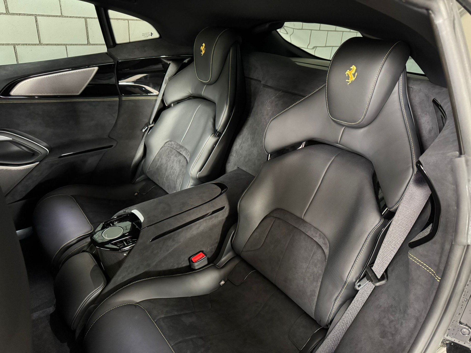 FERRARI Purosangue 6.5 V12 Vollausstattung-image-6