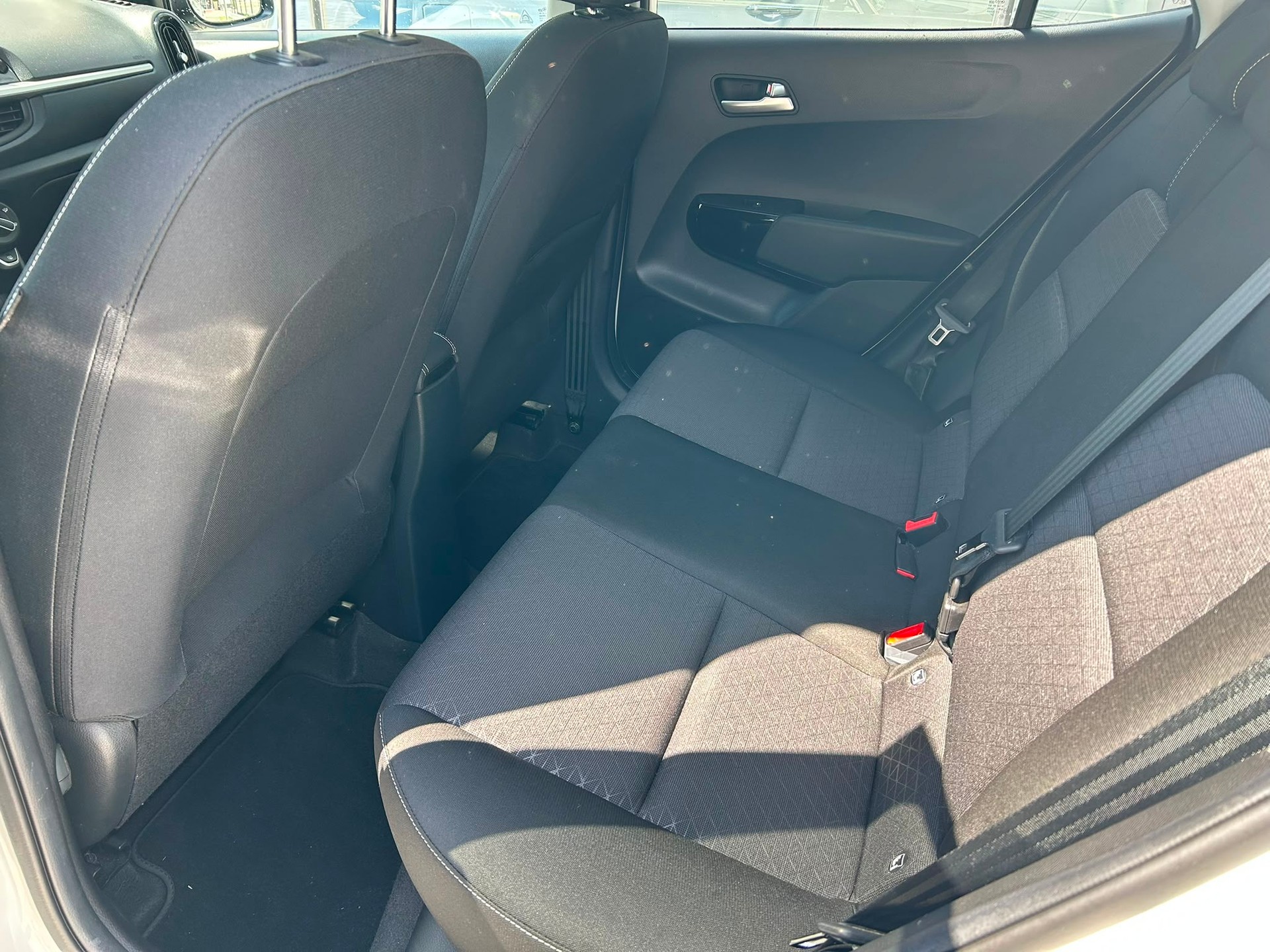 KIA Picanto 1.0 CVVT First Edition AMT-image-9