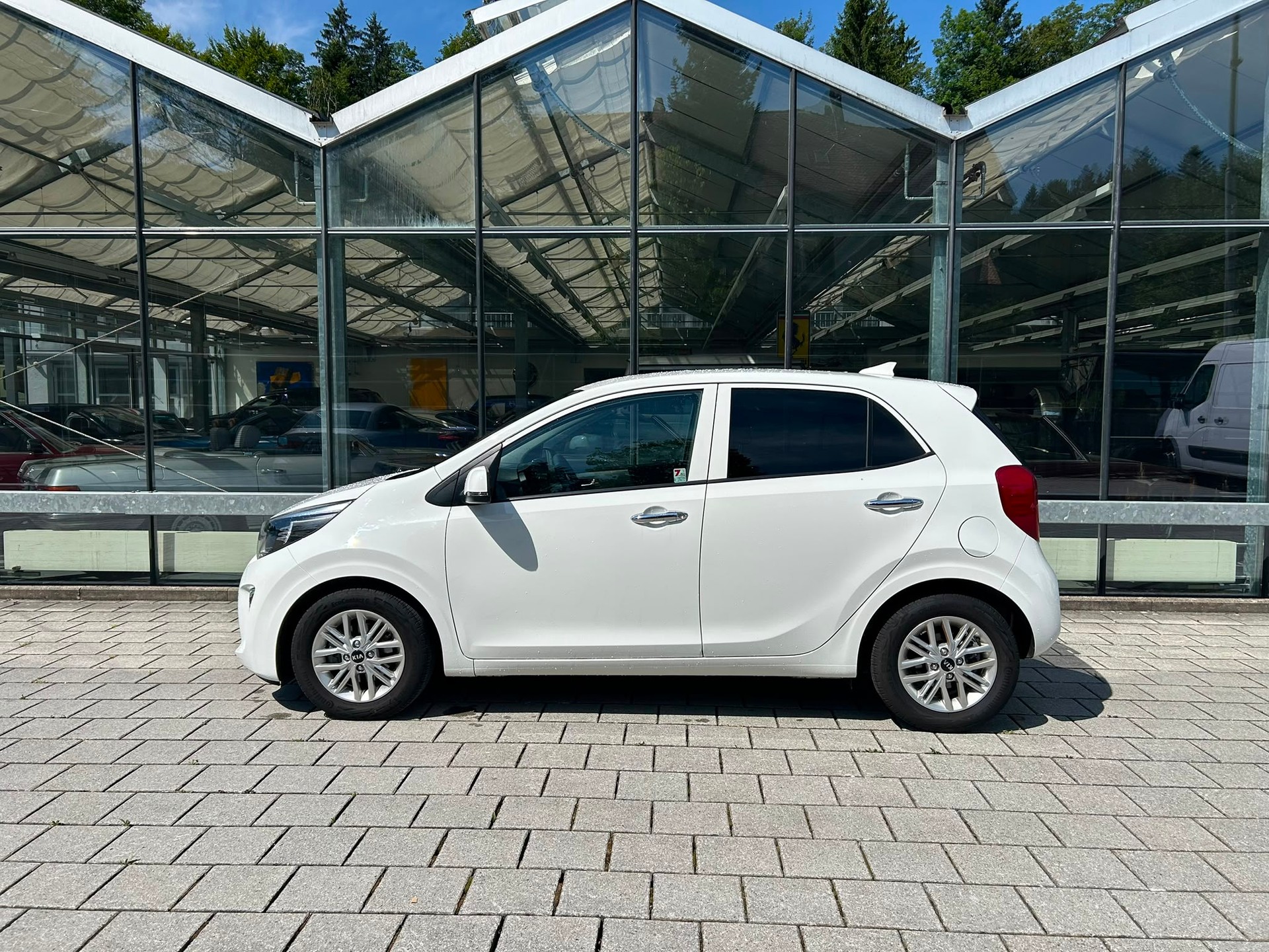 KIA Picanto 1.0 CVVT First Edition AMT-showroom-element-2