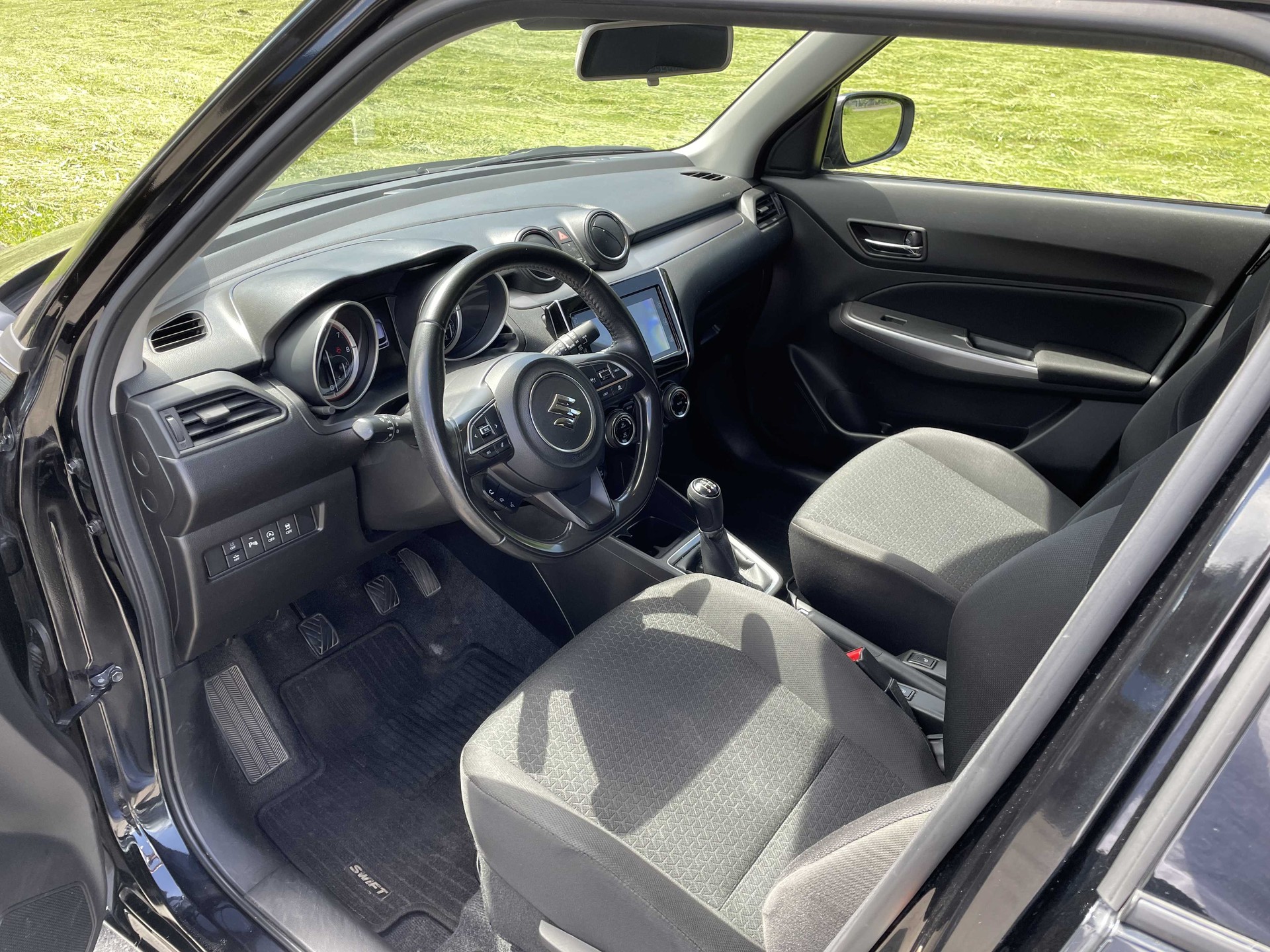 SUZUKI Swift 1.2 Compact Top Hybrid 4x4-image-8