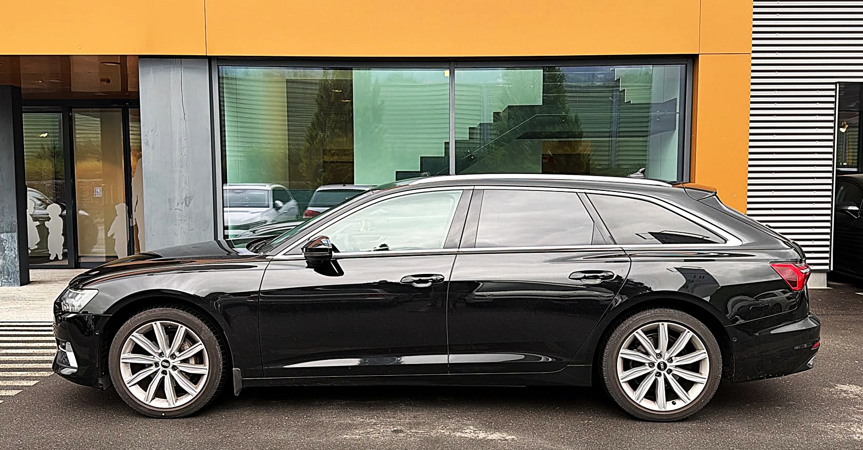 AUDI A6 Avant 2.0 40 TDI Sport Quattro S-Tronic / Standheizung + AHK-image-4