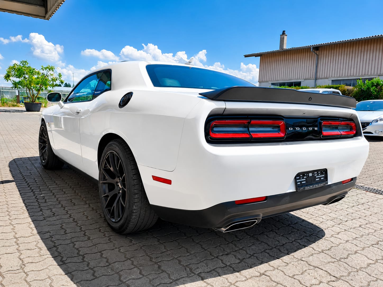 DODGE 6.4 V8 HEMI SRT Scat Pack-image-2