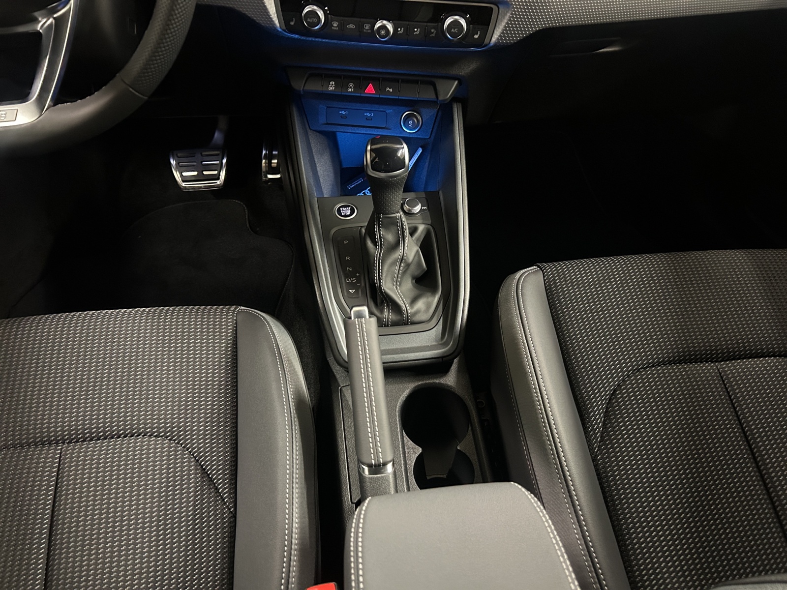 AUDI A1 Sportback 30 TFSI Attraction S-tronic-image-10
