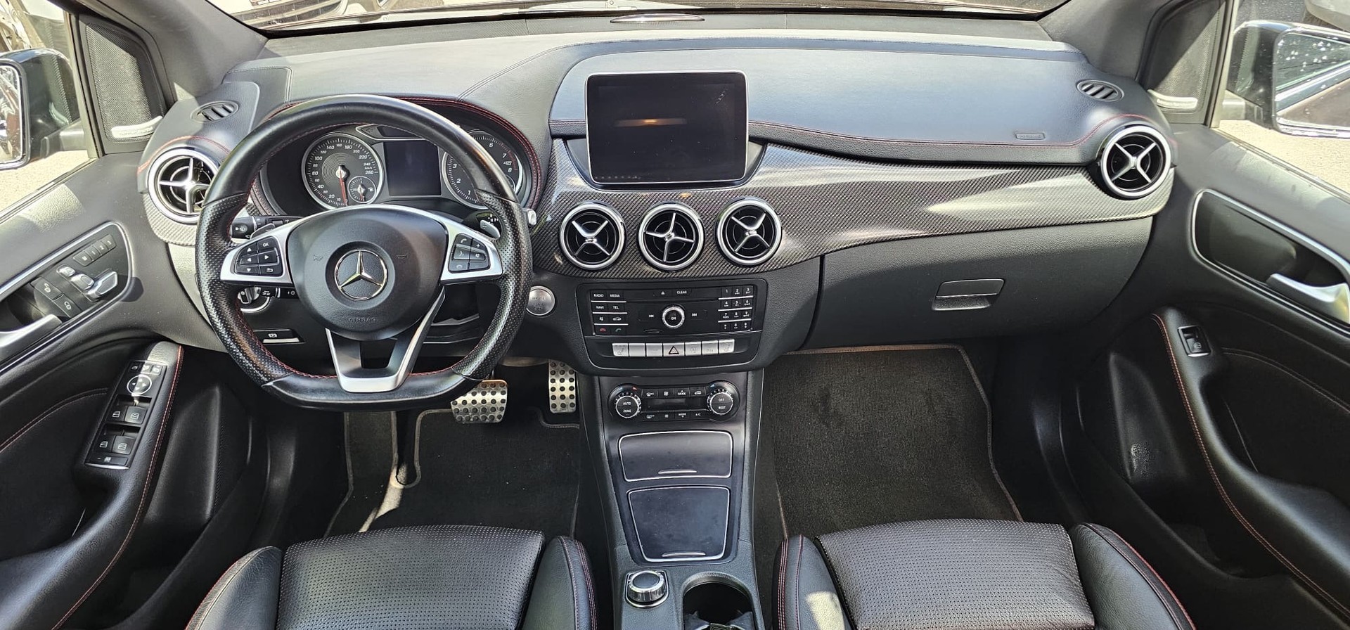 MERCEDES-BENZ B 220 Style 4Matic 7G-DCT-image-11