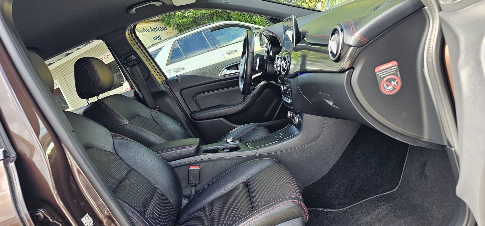 MERCEDES-BENZ B 220 Style 4Matic 7G-DCT-image-10
