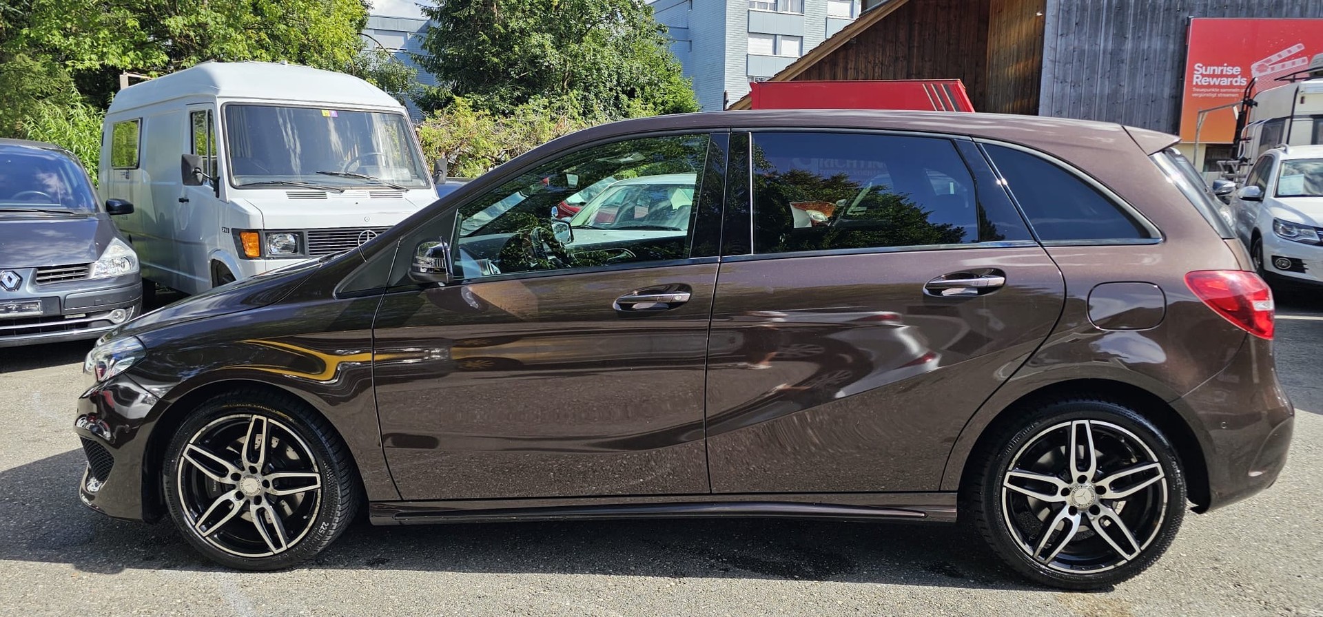 MERCEDES-BENZ B 220 Style 4Matic 7G-DCT-image-3