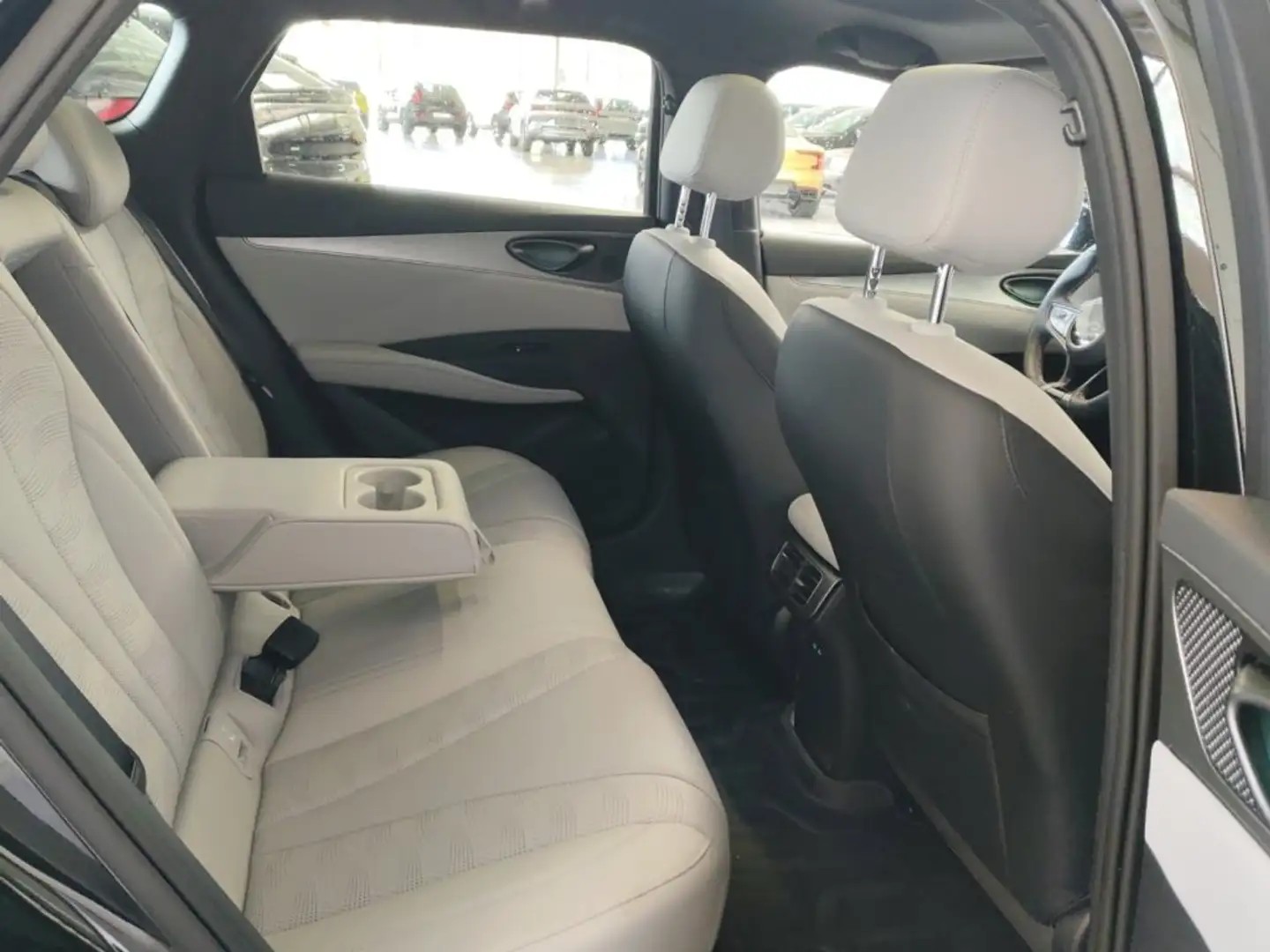 BYD Seal 6 DM-i "Comfort"-image-13