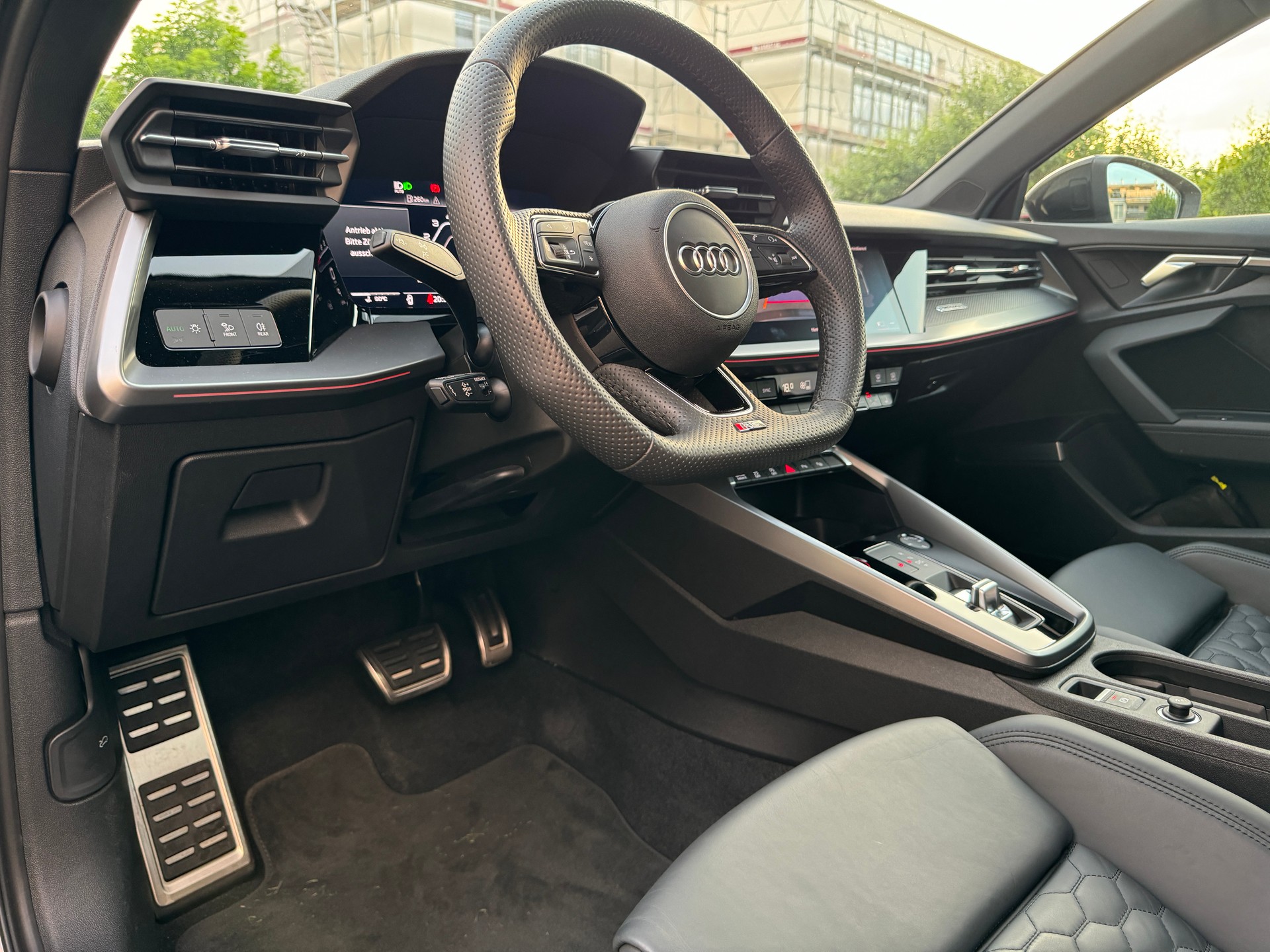 AUDI RS3 SPORTBACK 2.5 TSI QUATTRO S-TRONIC*HJS DOWNPIPES*5 JAHRE/1'00000 KM HERSTELLERGARANTIE*-image-18