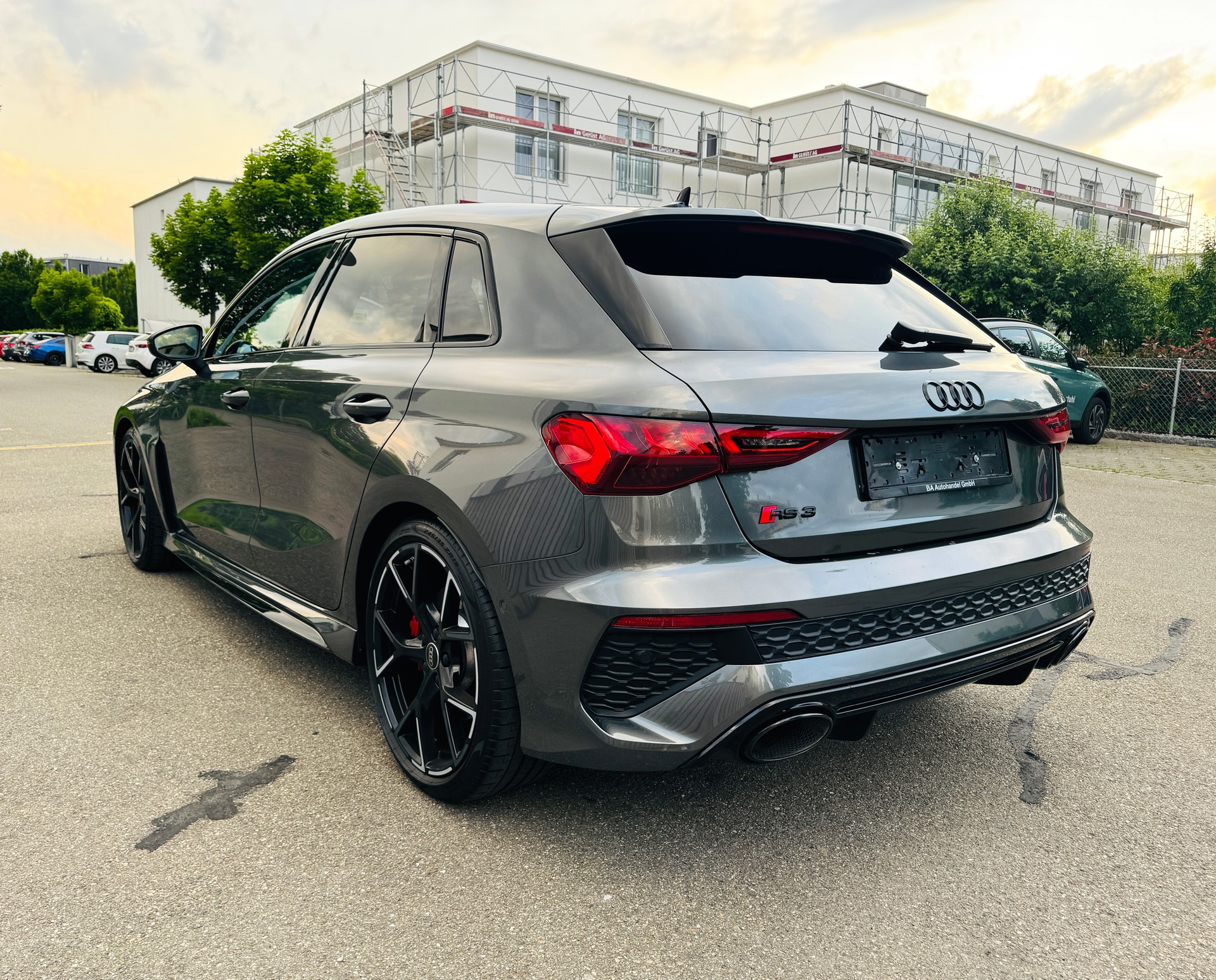 AUDI RS3 SPORTBACK 2.5 TSI QUATTRO S-TRONIC*HJS DOWNPIPES*5 JAHRE/1'00000 KM HERSTELLERGARANTIE*-showroom-element-3