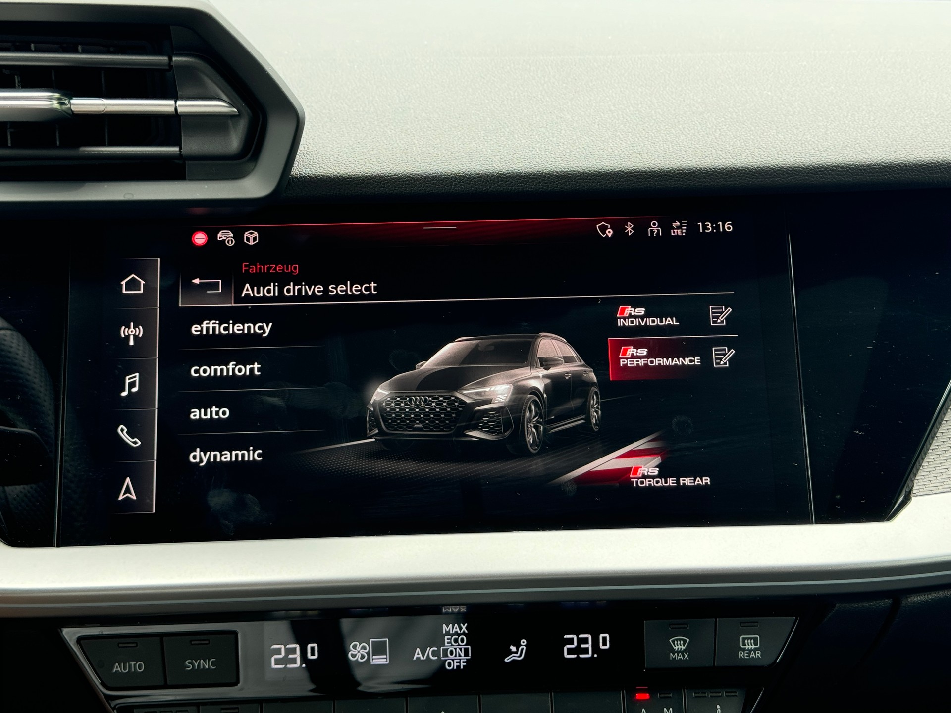 AUDI RS3 SPORTBACK 2.5 TSI QUATTRO S-TRONIC*HJS DOWNPIPES*5 JAHRE/1'00000 KM HERSTELLERGARANTIE*-image-27