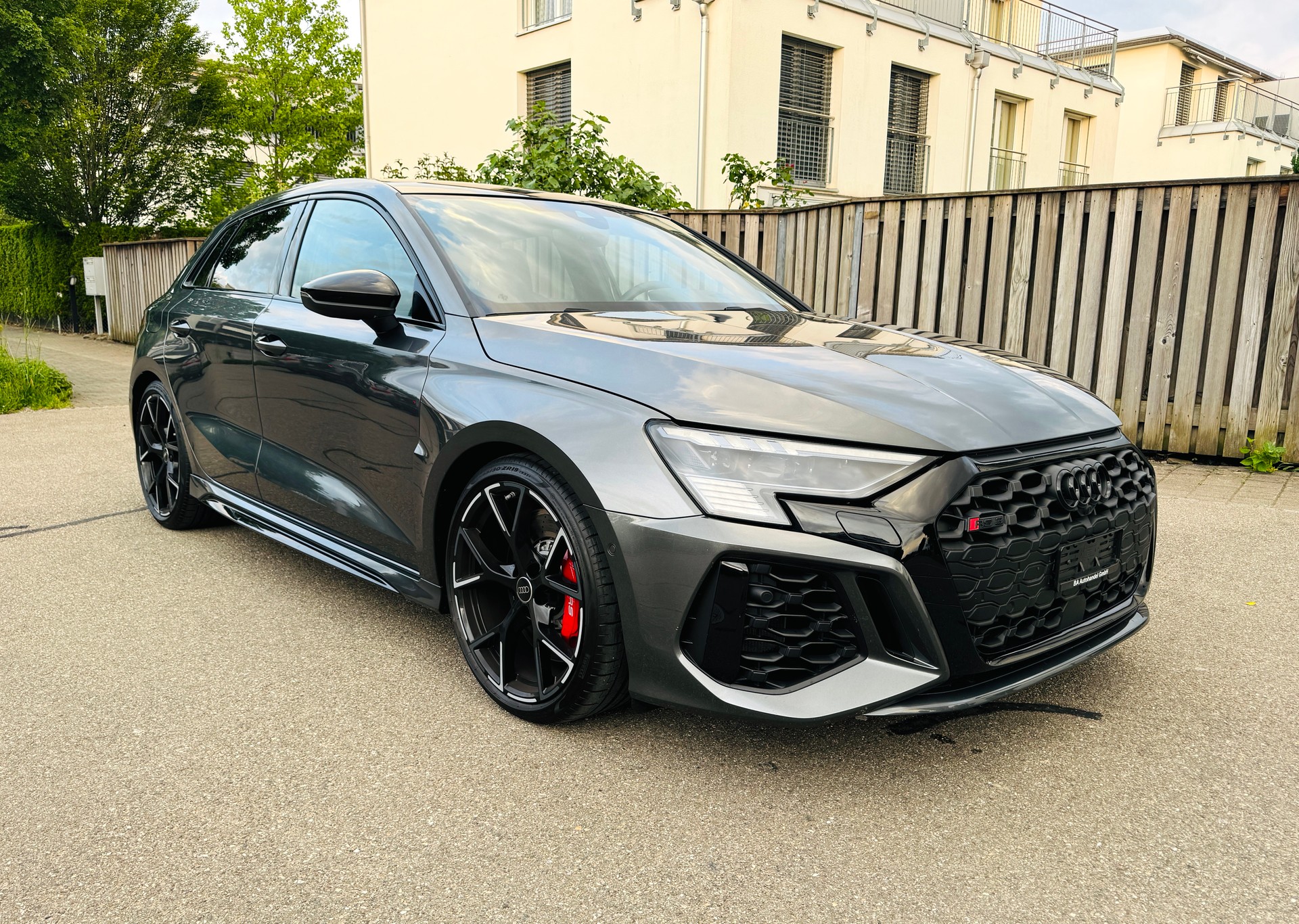 AUDI RS3 SPORTBACK 2.5 TSI QUATTRO S-TRONIC*HJS DOWNPIPES*5 JAHRE/1'00000 KM HERSTELLERGARANTIE*