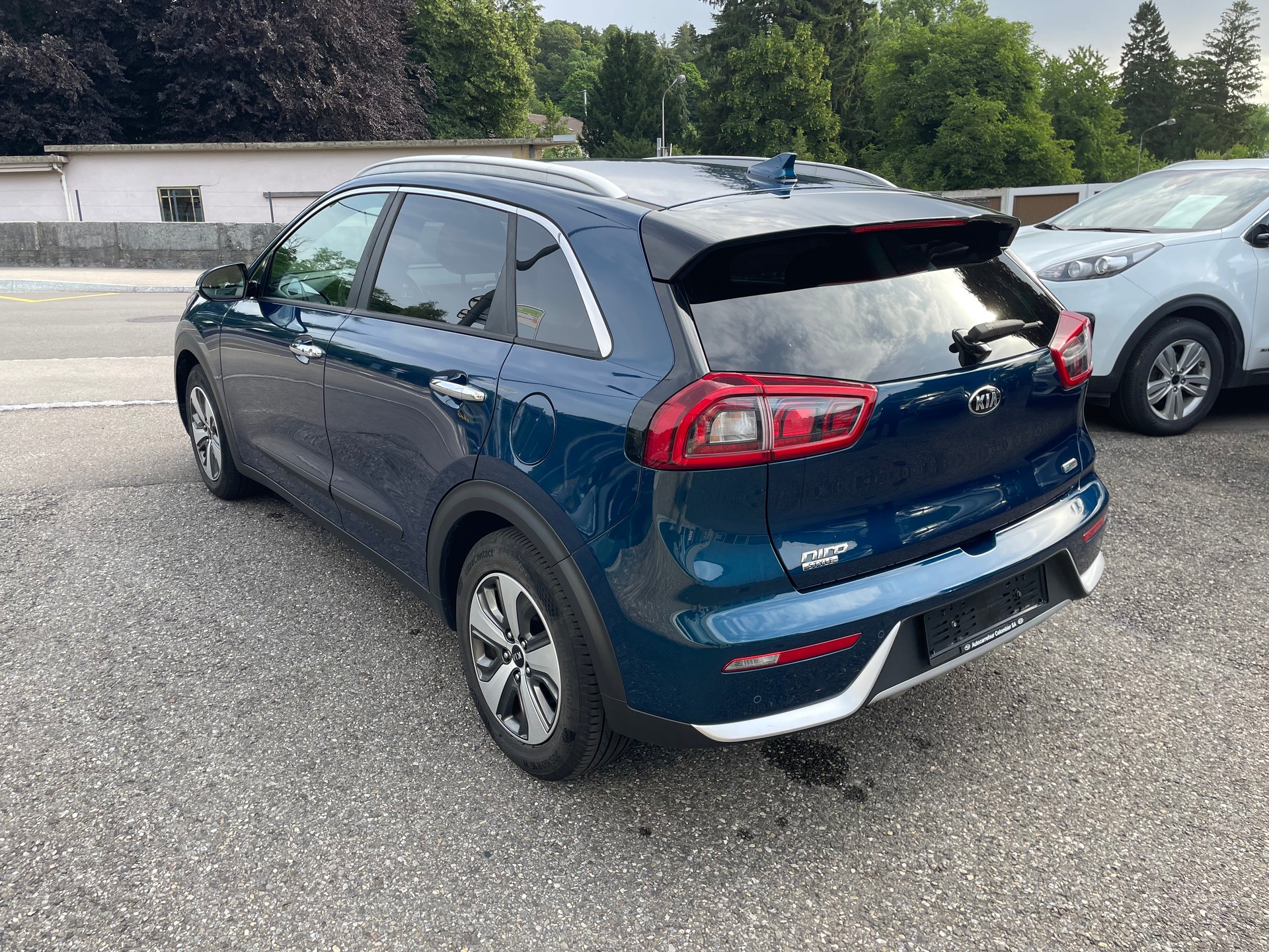KIA Niro 1.6GDi Hybrid Style DCT-image-4