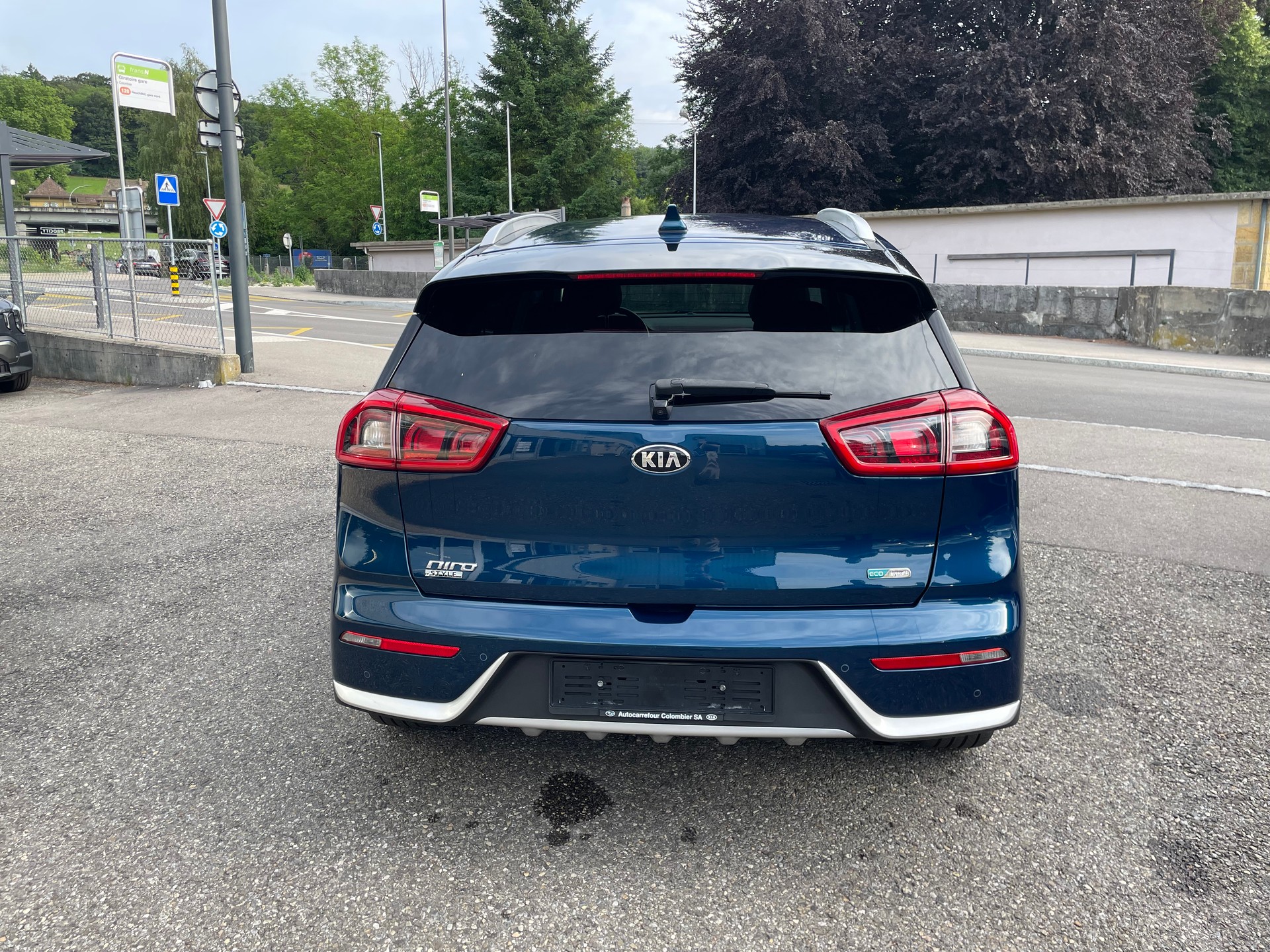 KIA Niro 1.6GDi Hybrid Style DCT-image-3