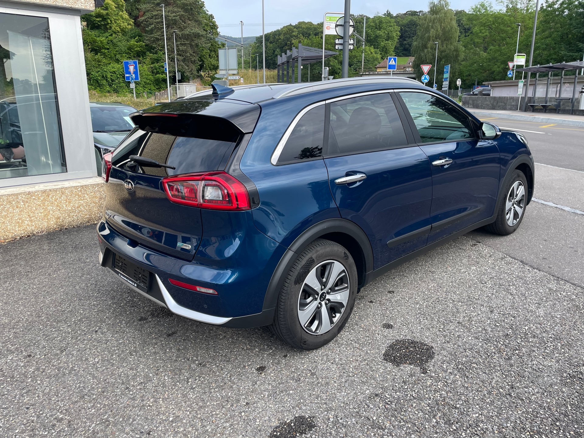 KIA Niro 1.6GDi Hybrid Style DCT-image-2