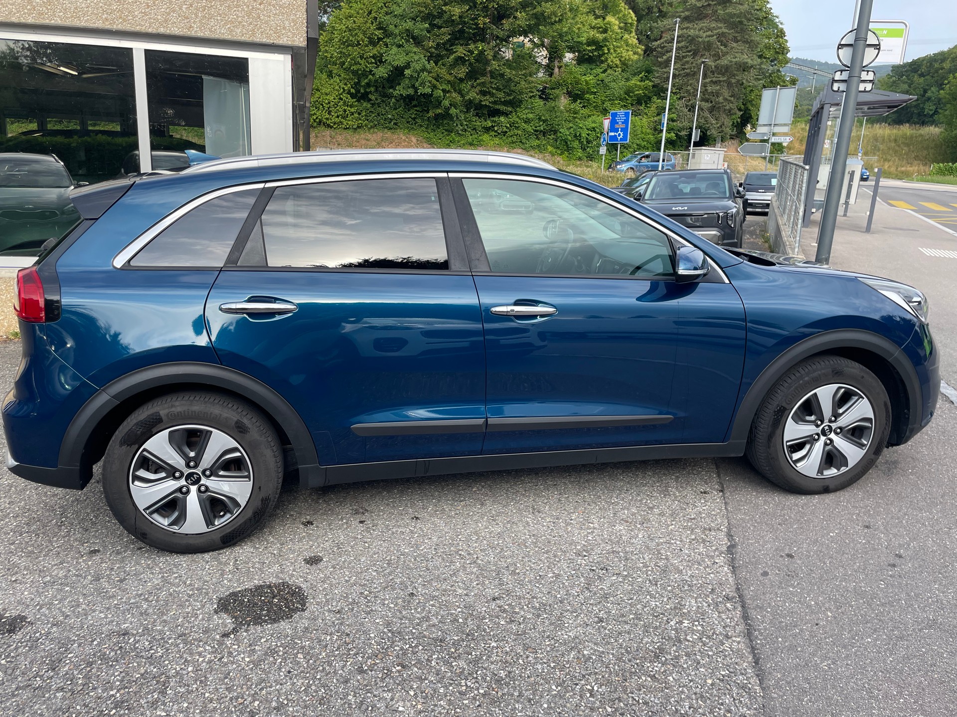 KIA Niro 1.6GDi Hybrid Style DCT-image-1