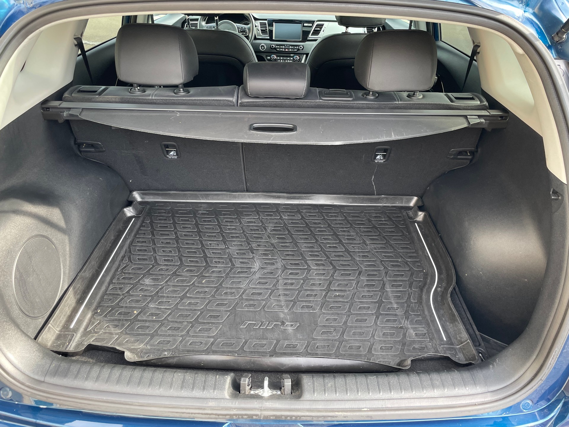 KIA Niro 1.6GDi Hybrid Style DCT-image-12