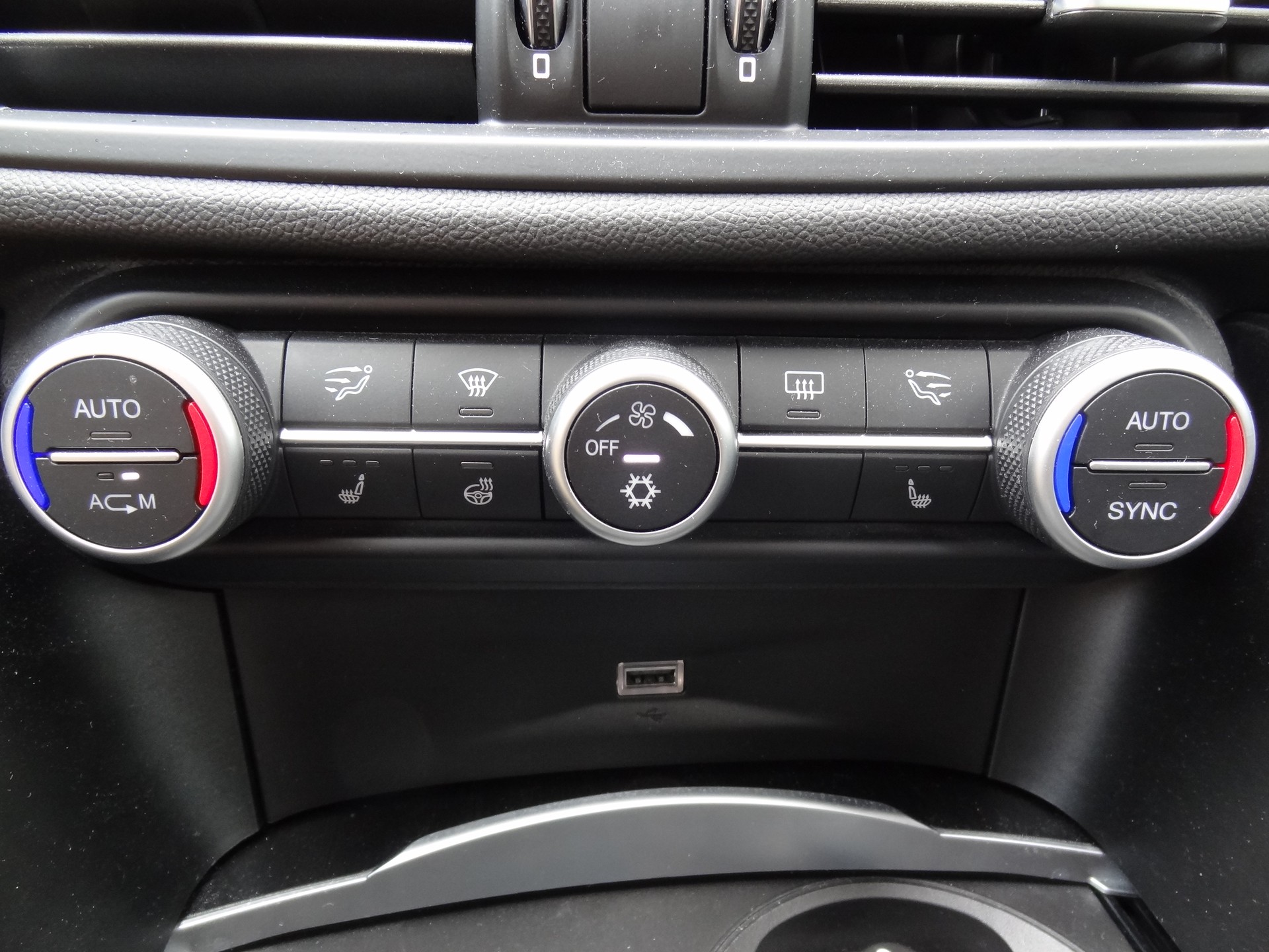 ALFA ROMEO Giulia 2.0 Super Automatic-image-17