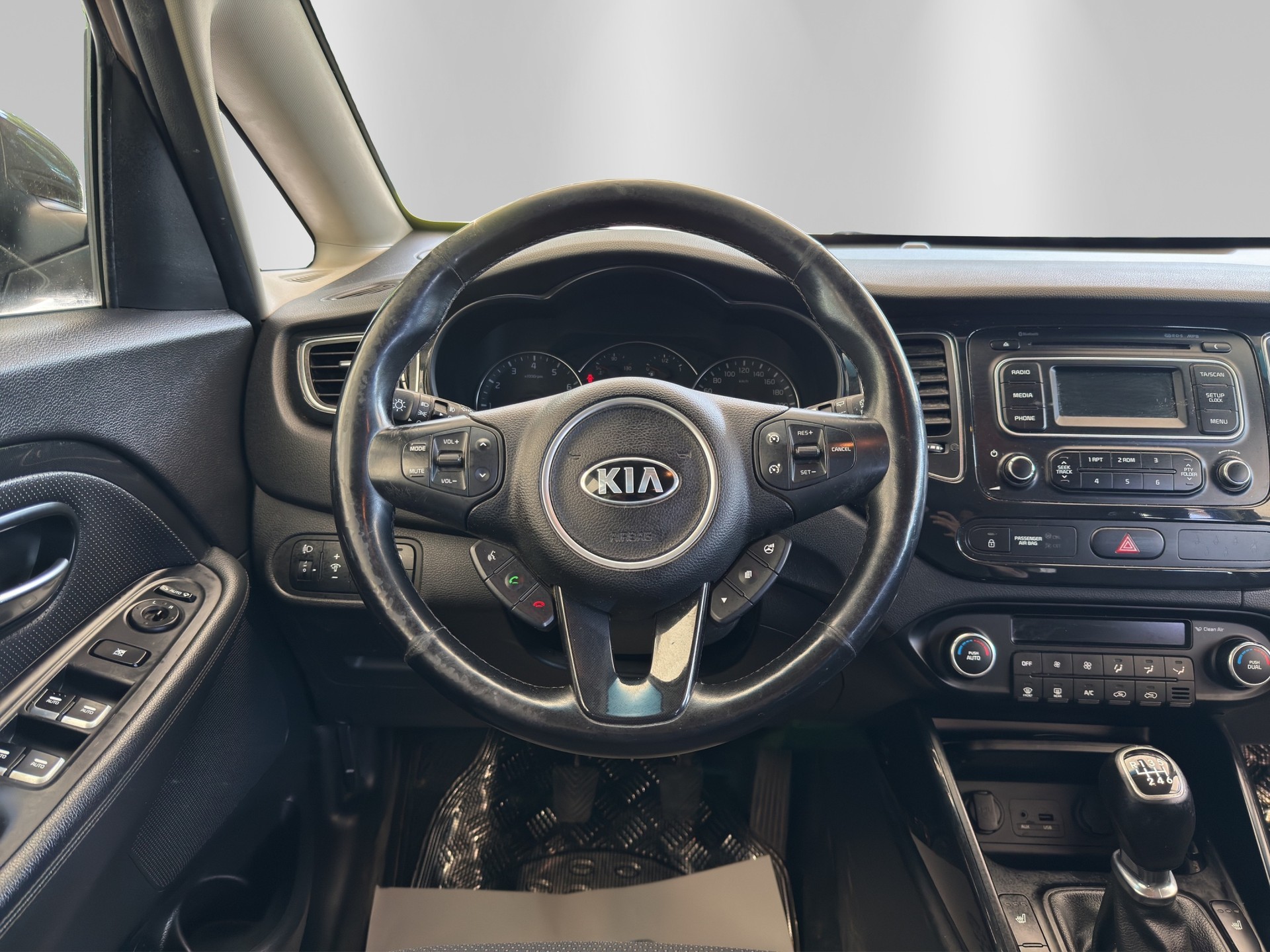 KIA Carens 2.0 GDI Style-image-8