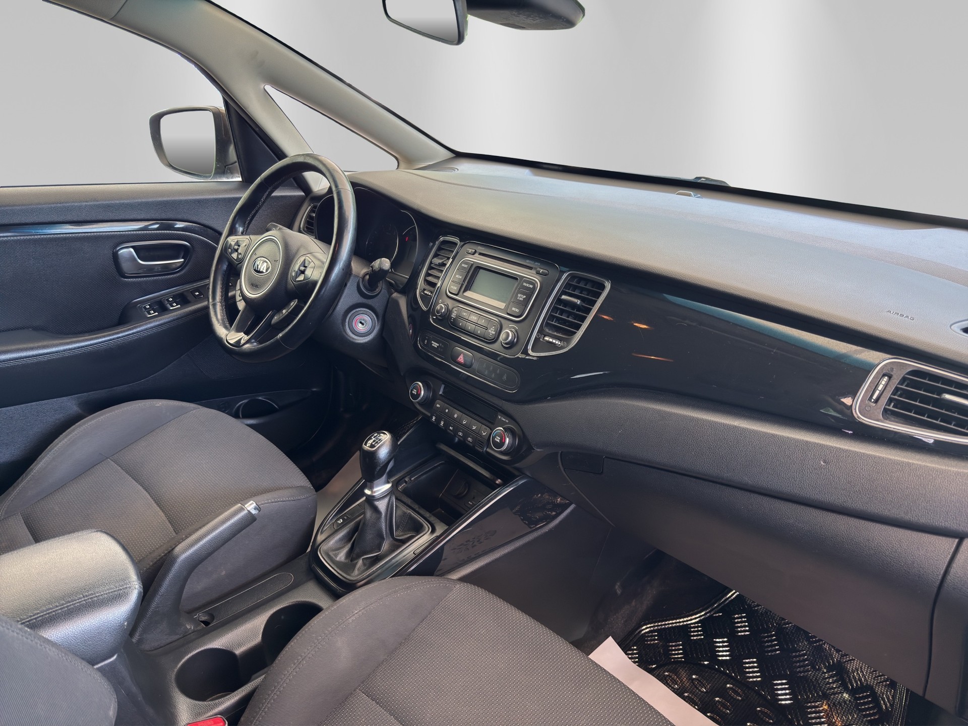 KIA Carens 2.0 GDI Style-image-11