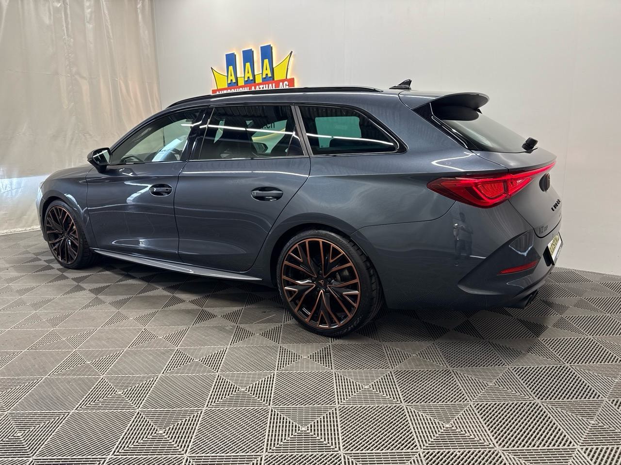 CUPRA LEON ST 2.0 TSI VZ CUP DSG 4Drive-image-1