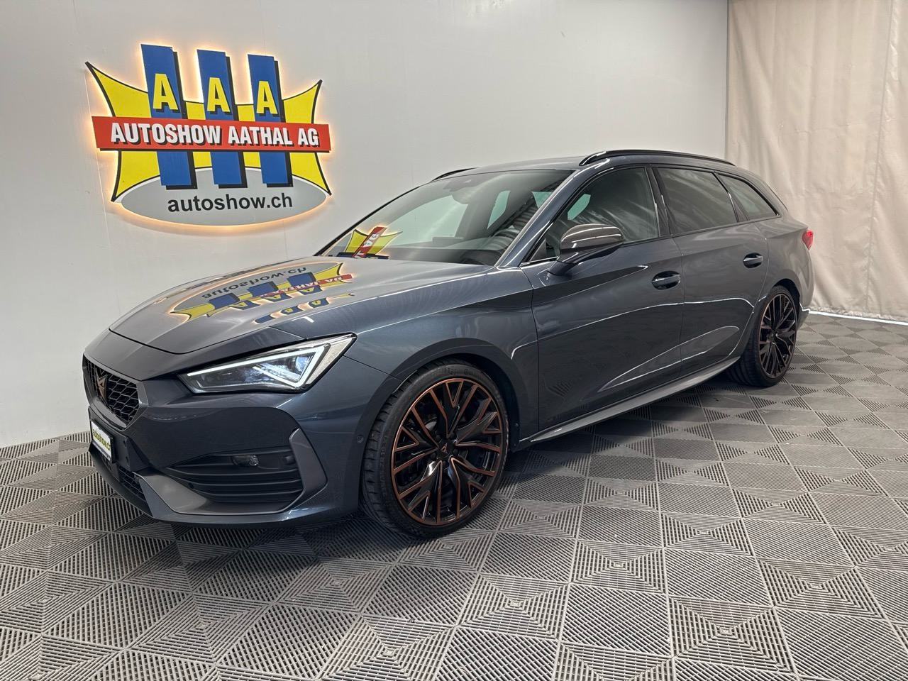 CUPRA LEON ST 2.0 TSI VZ CUP DSG 4Drive-image-0
