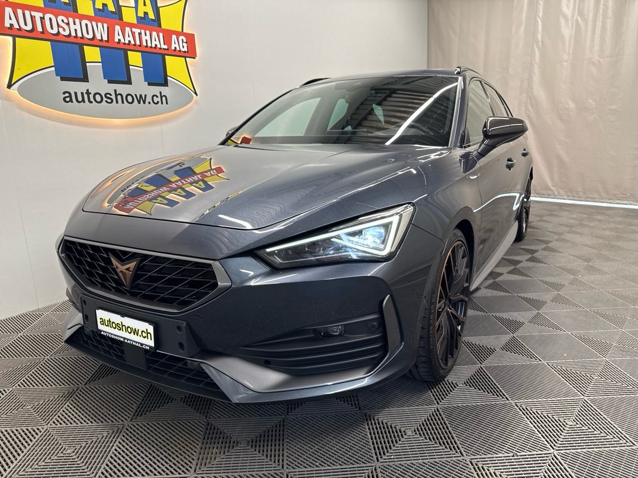 CUPRA LEON ST 2.0 TSI VZ CUP DSG 4Drive-image-17