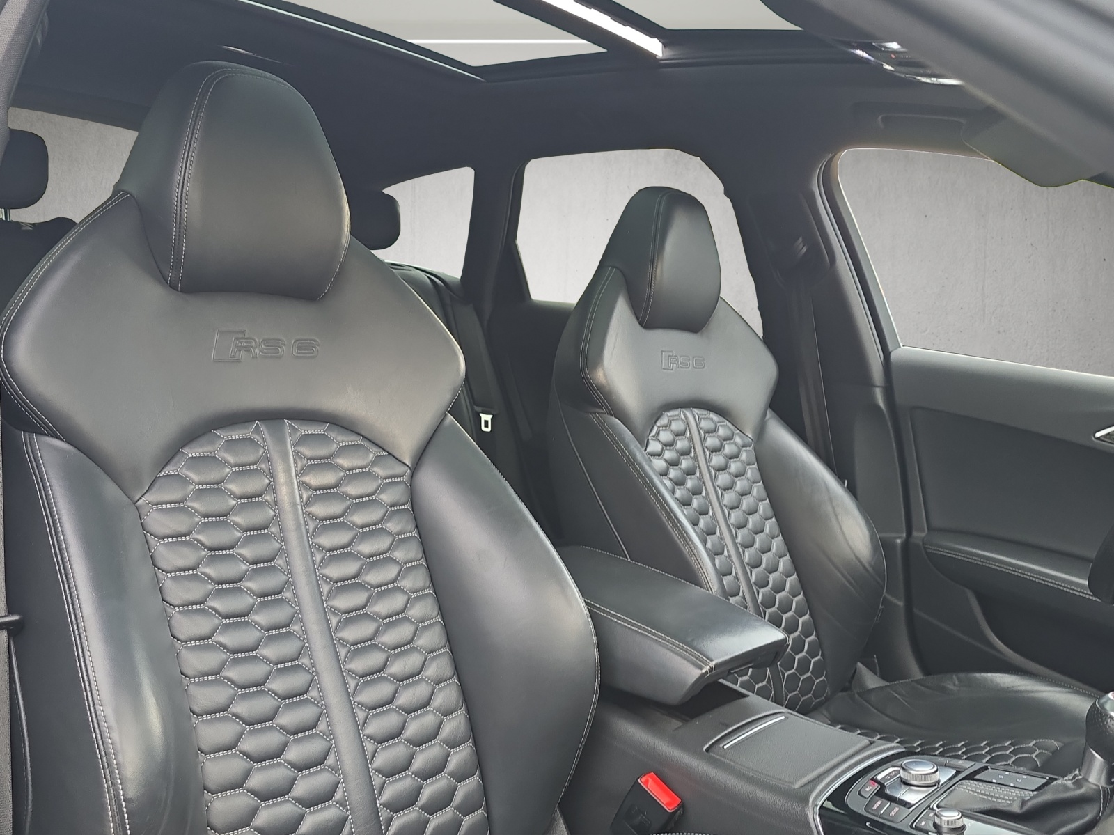 AUDI RS6 Avant 4.0 TFSI V8 quattro Tiptronic-image-10