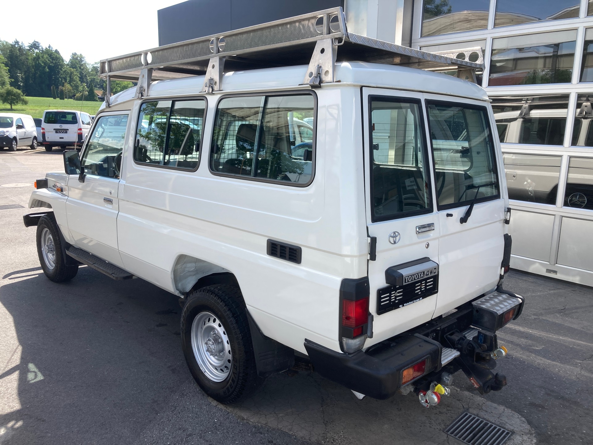 TOYOTA Land Cruiser 400 Hdt Long 4.2D-image-2