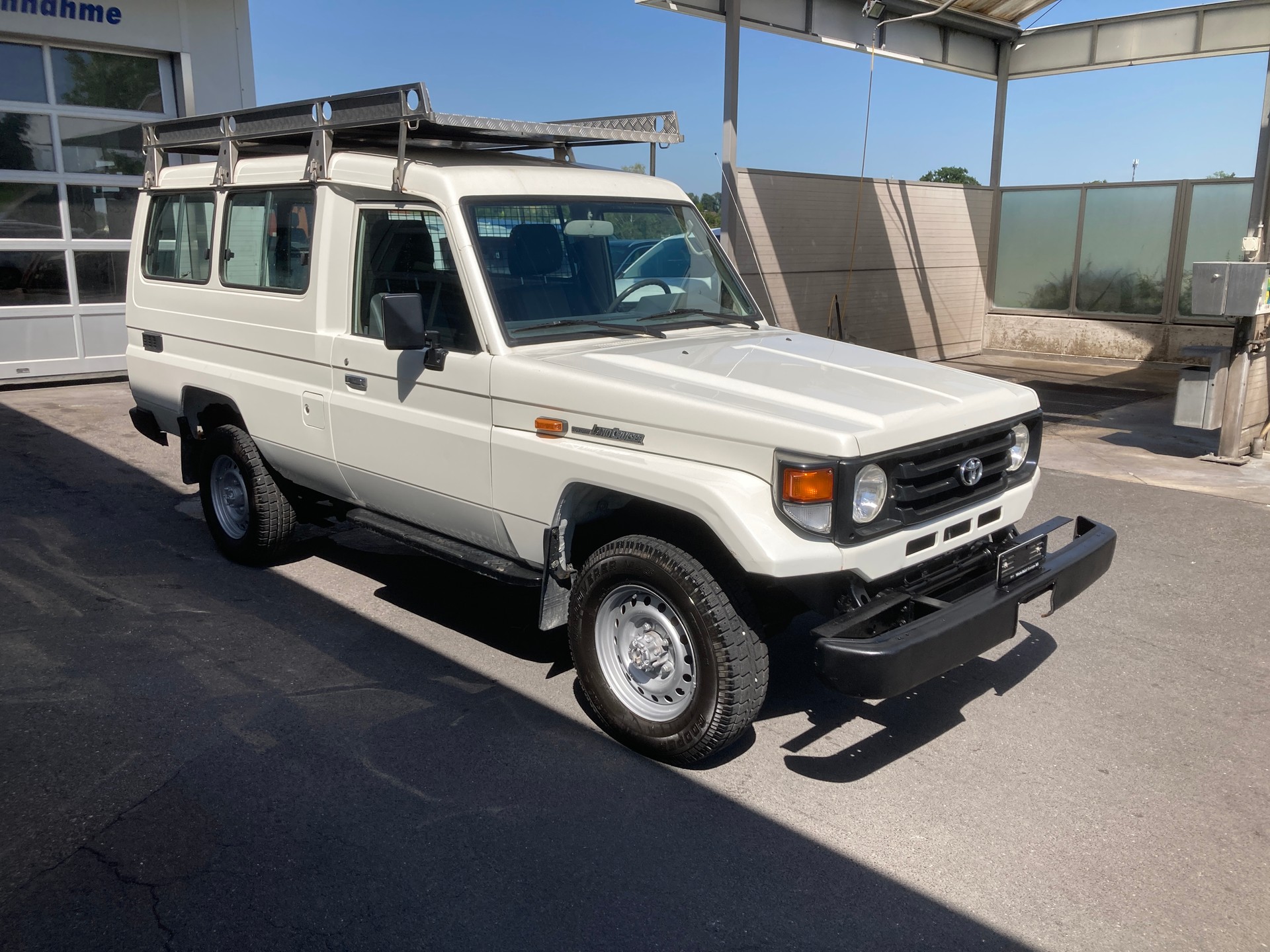 TOYOTA Land Cruiser 400 Hdt Long 4.2D-image-0