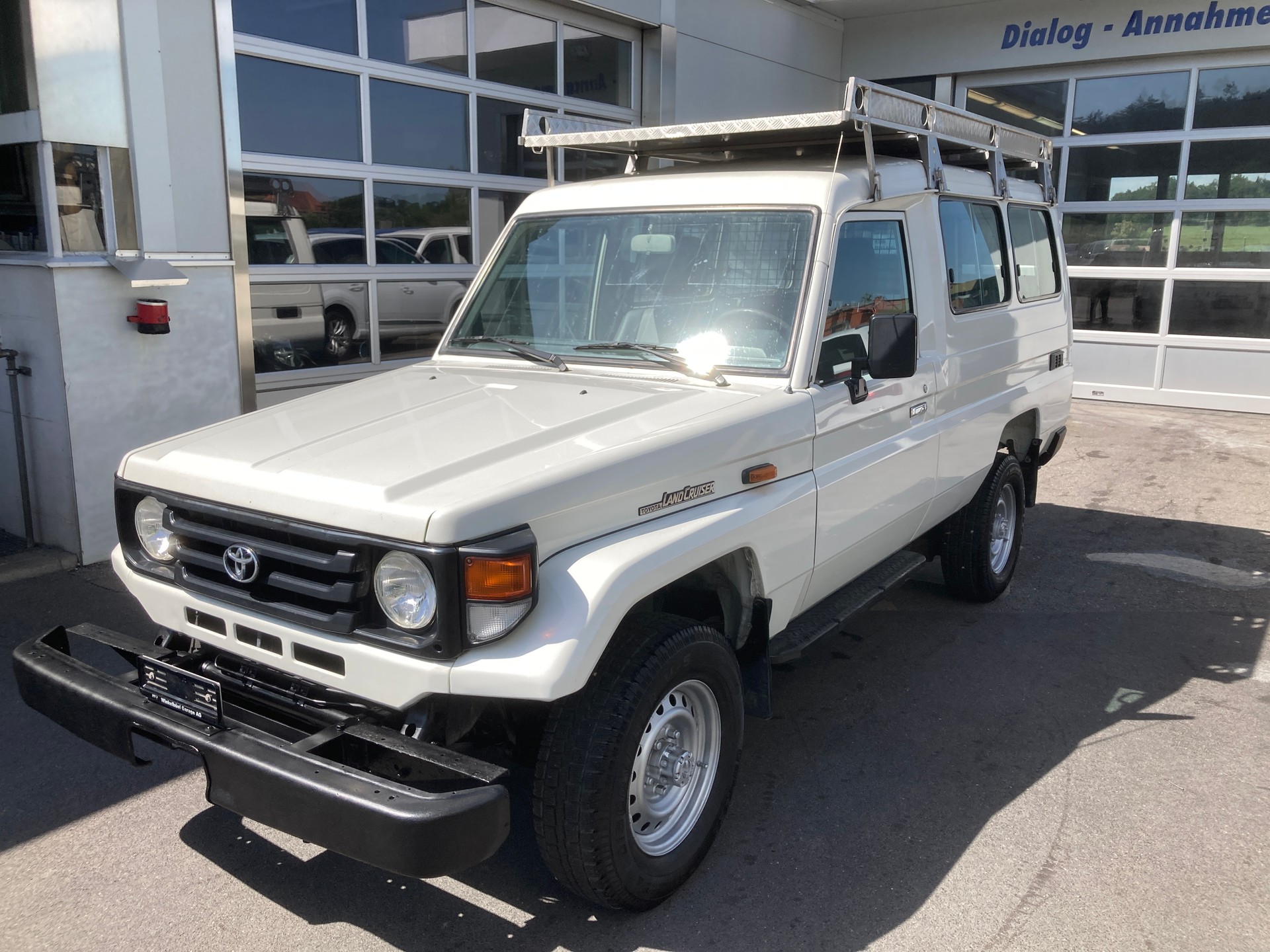 TOYOTA Land Cruiser 400 Hdt Long 4.2D-image-3