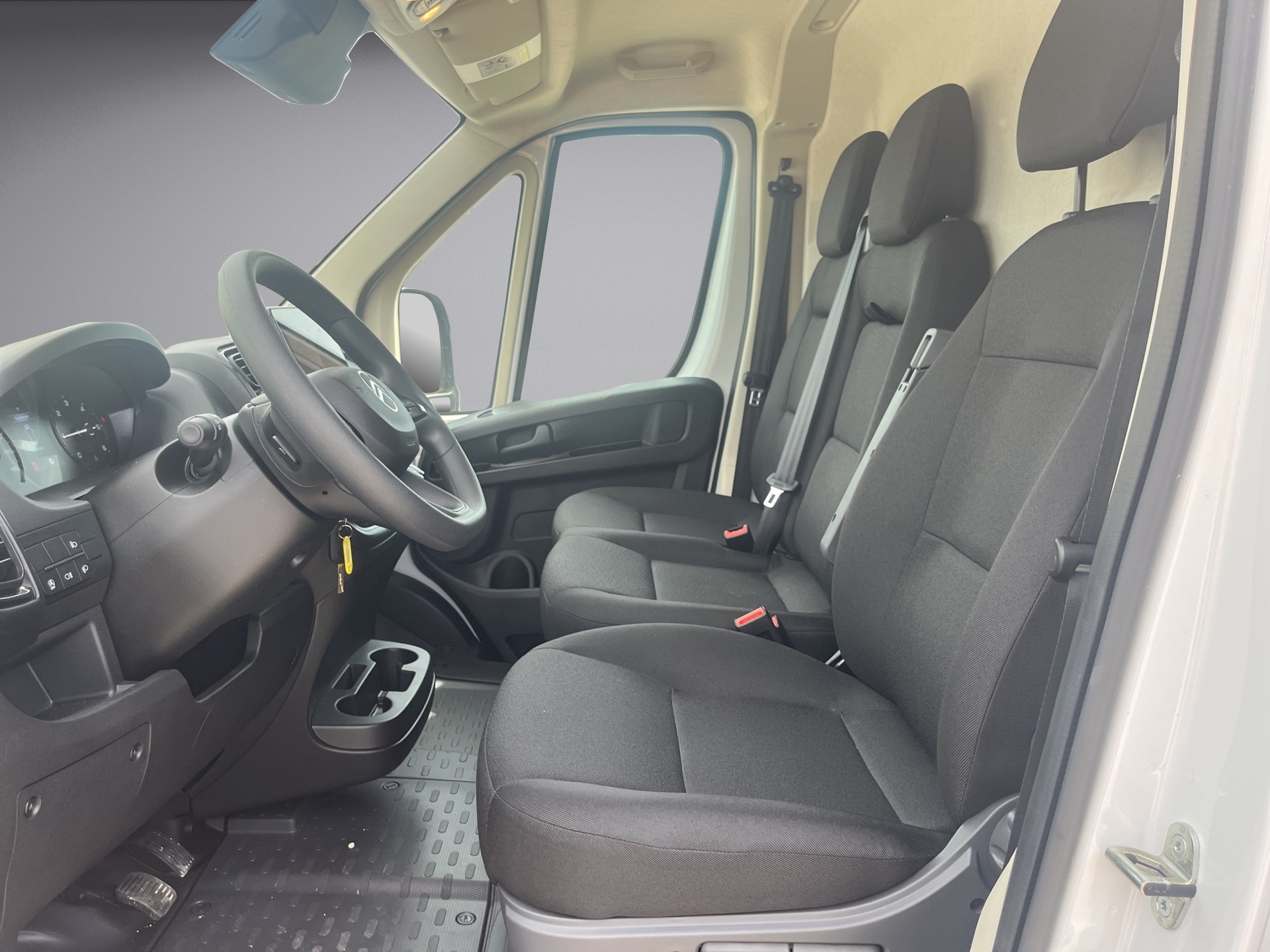 CITROEN new Jumper 2.2 BlueHDI 140 PS L2H2 Automatic-image-8