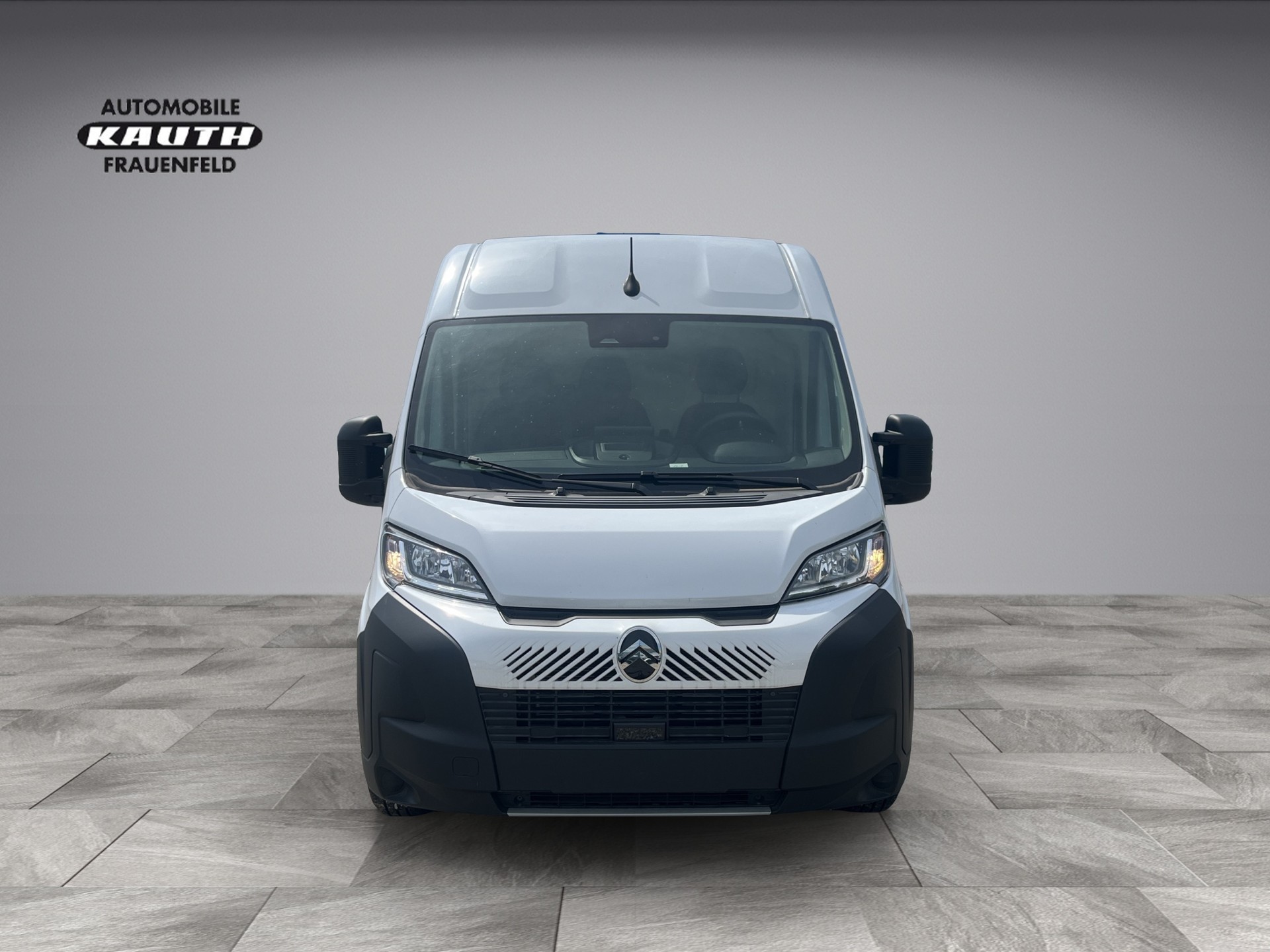 CITROEN new Jumper 2.2 BlueHDI 140 PS L2H2 Automatic-image-3