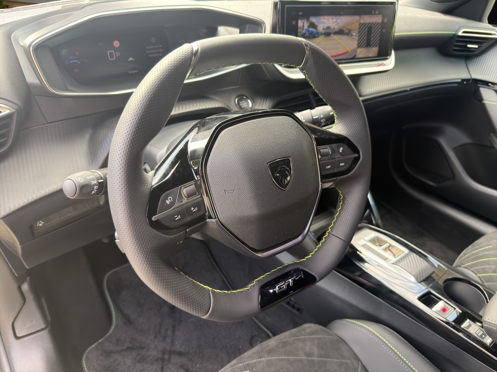PEUGEOT 208 NEW 1.2 MHEV 145 GT-image-12