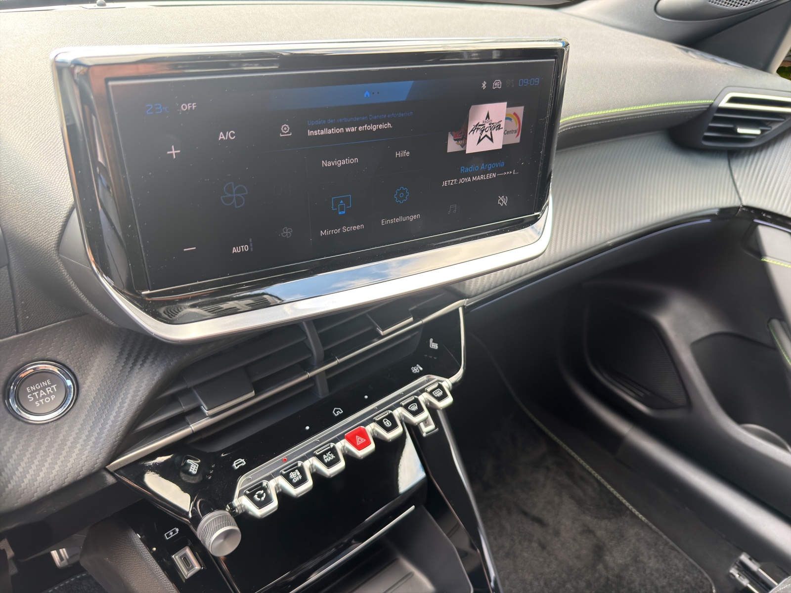PEUGEOT 208 NEW 1.2 MHEV 145 GT-image-6