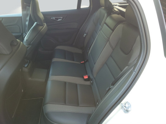 VOLVO V60 T8 eAWD R-Design-image-8