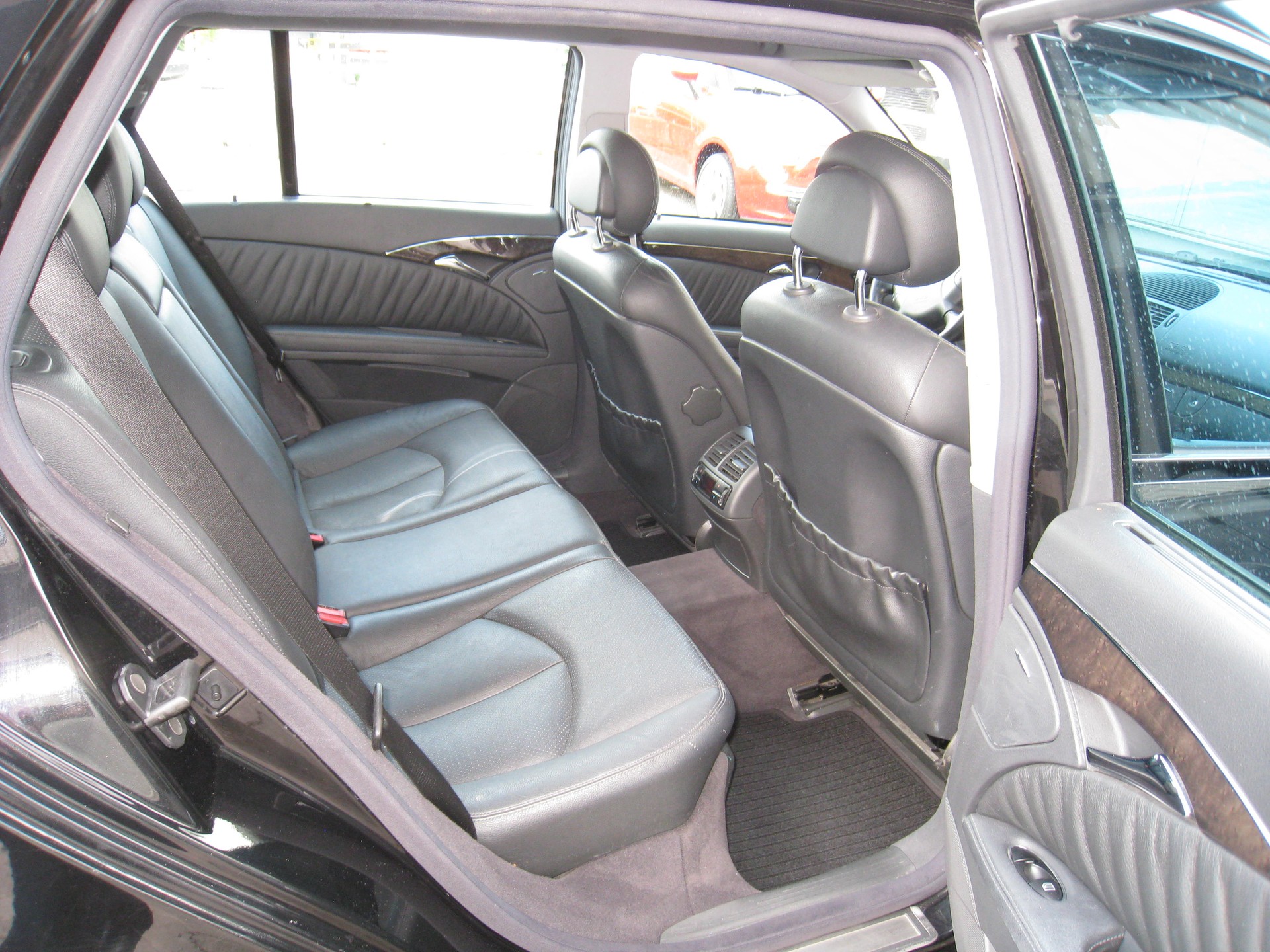 MERCEDES-BENZ E 320 Avantgarde 4Matic Automatic-image-7