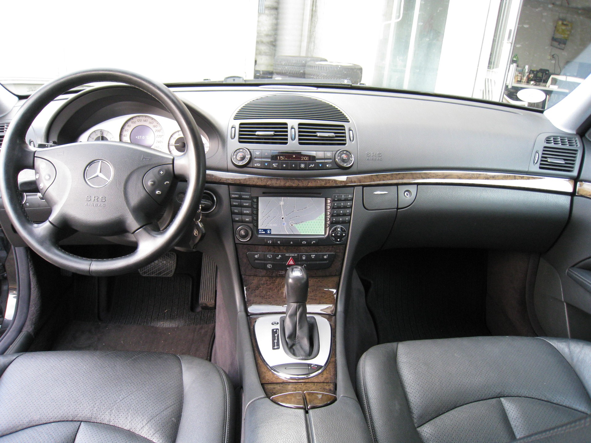 MERCEDES-BENZ E 320 Avantgarde 4Matic Automatic-image-4