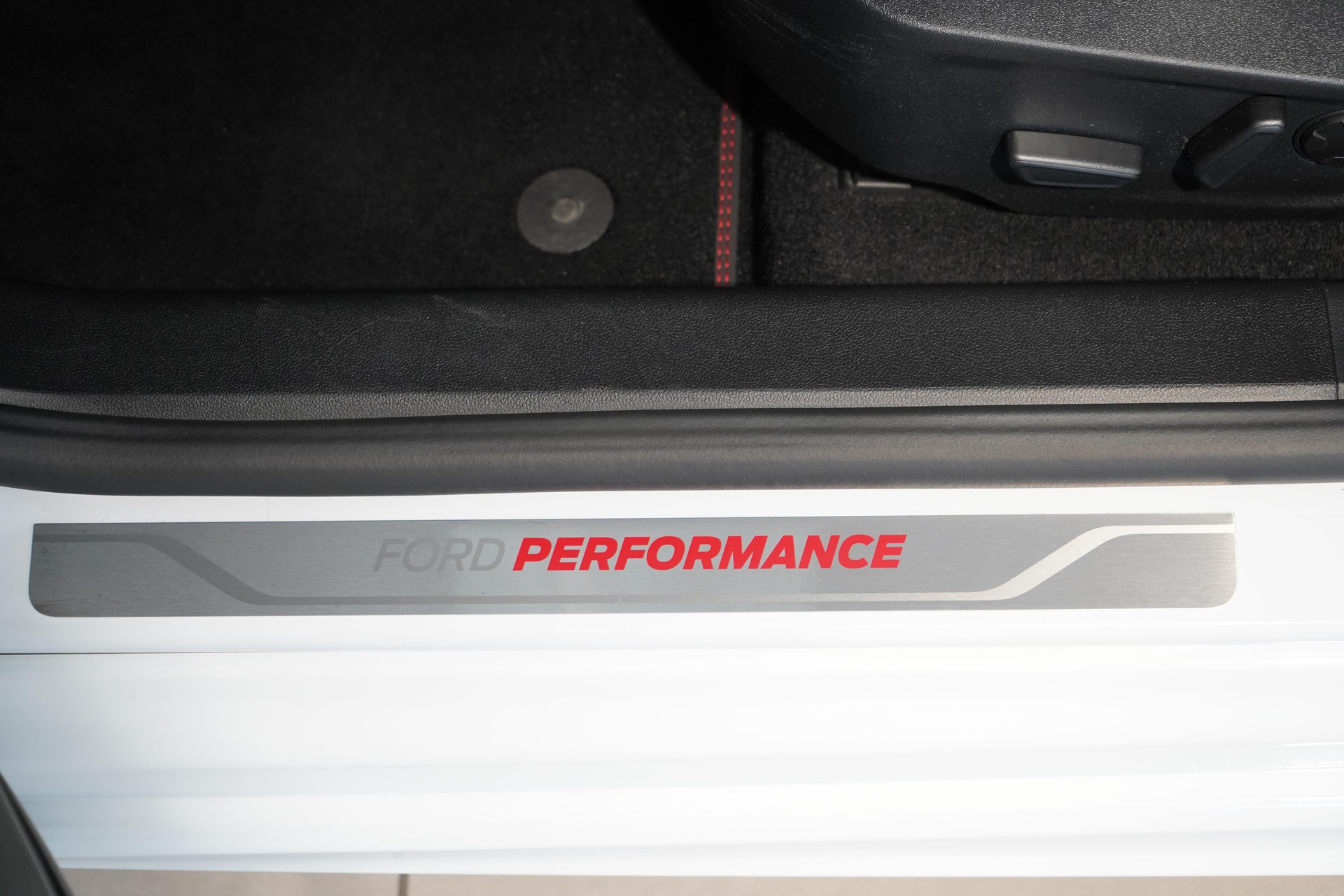 FORD Focus 2.3 EcoB ST X-image-17