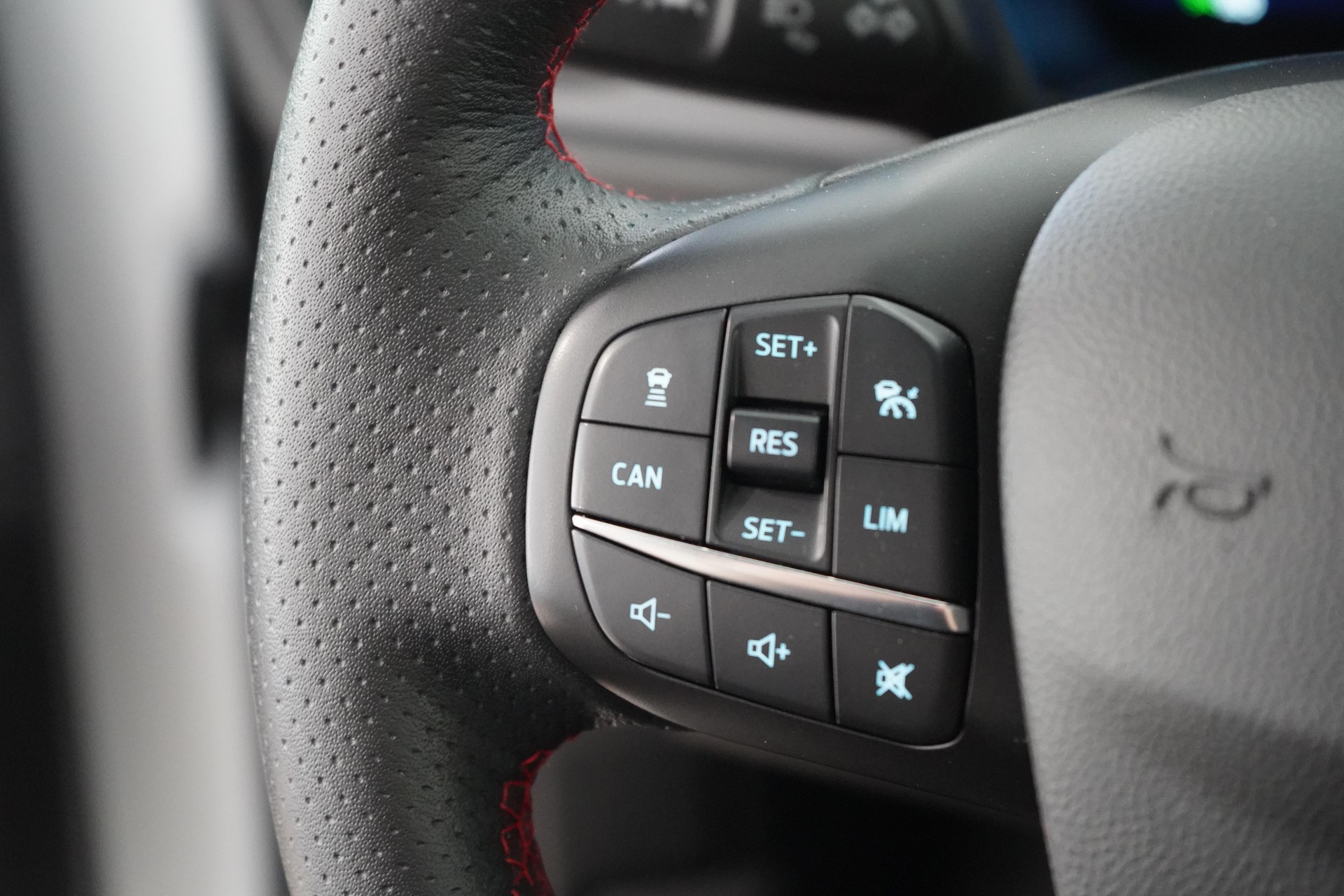FORD Focus 2.3 EcoB ST X-image-13