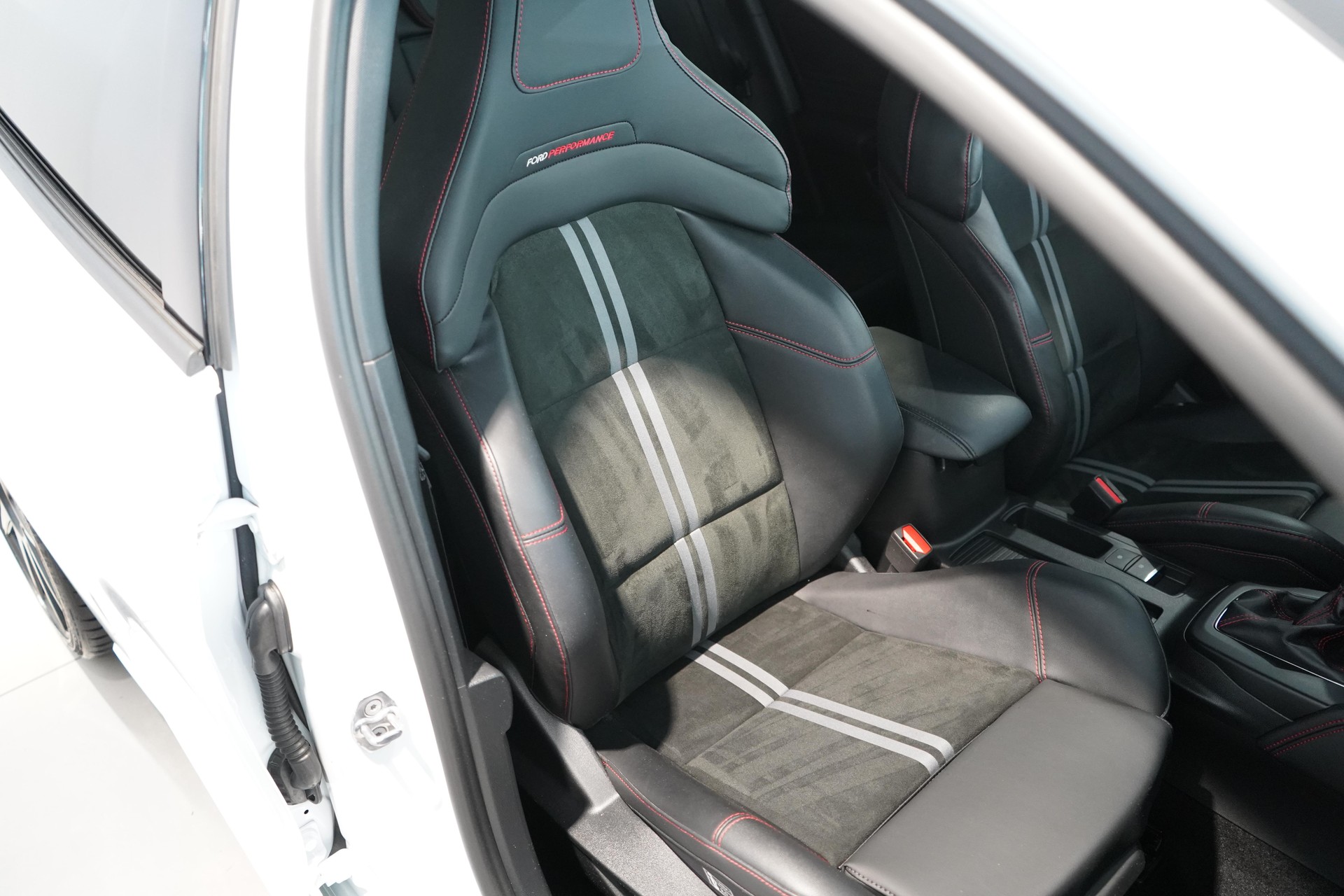 FORD Focus 2.3 EcoB ST X-image-7