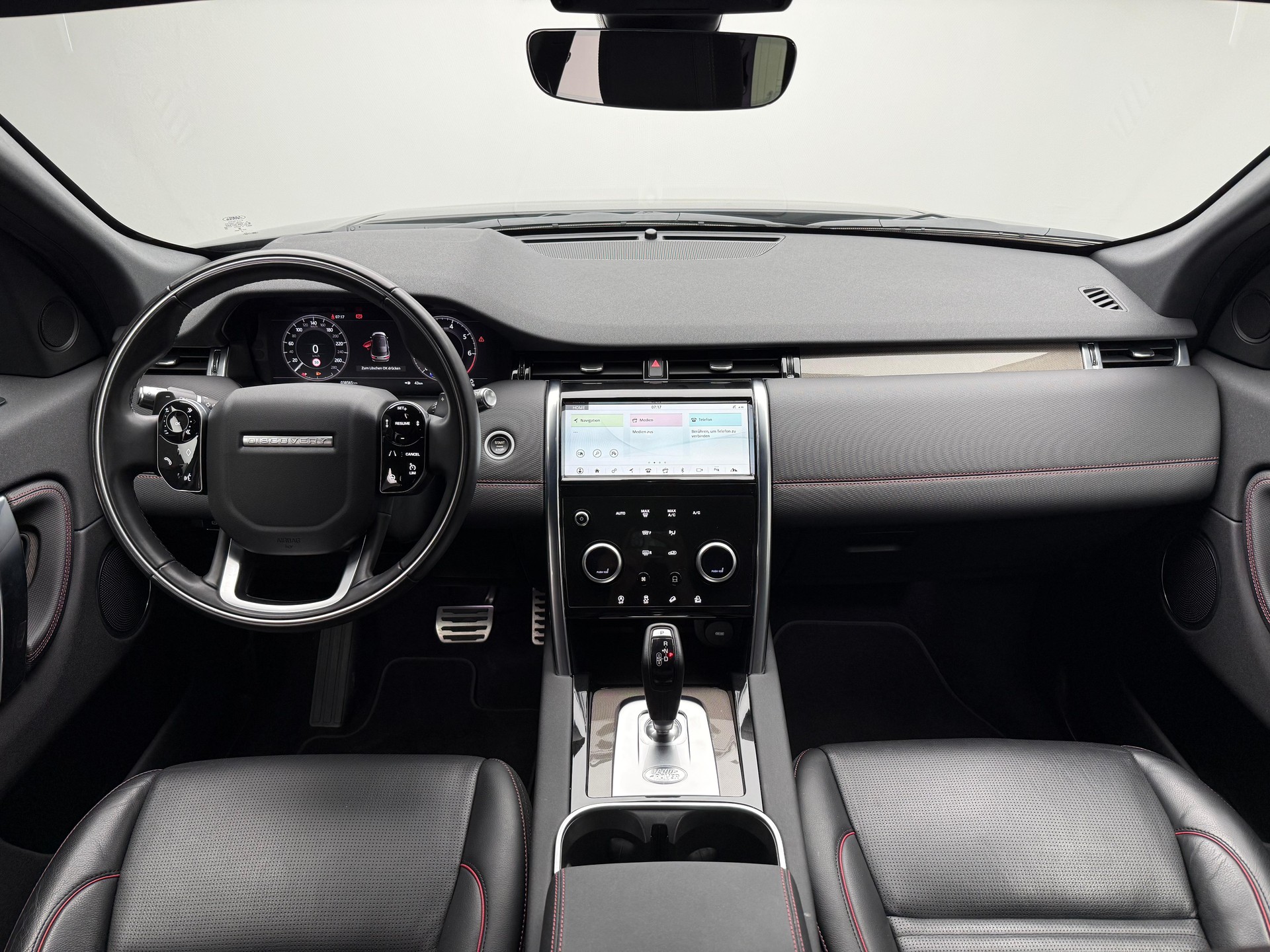 LAND ROVER Discovery Sport 2.0 Si4 R-Dynamic S-image-9