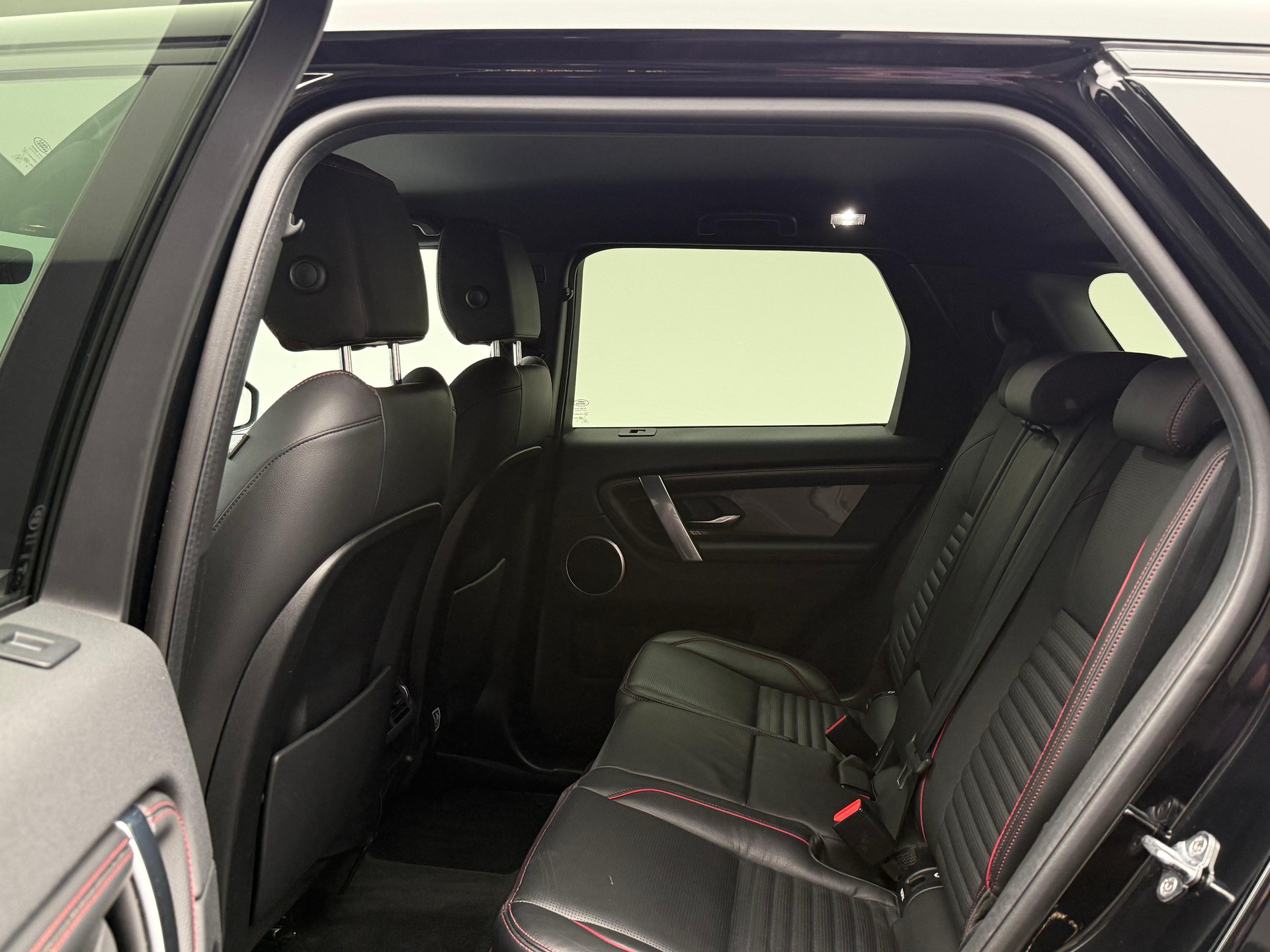 LAND ROVER Discovery Sport 2.0 Si4 R-Dynamic S-image-7