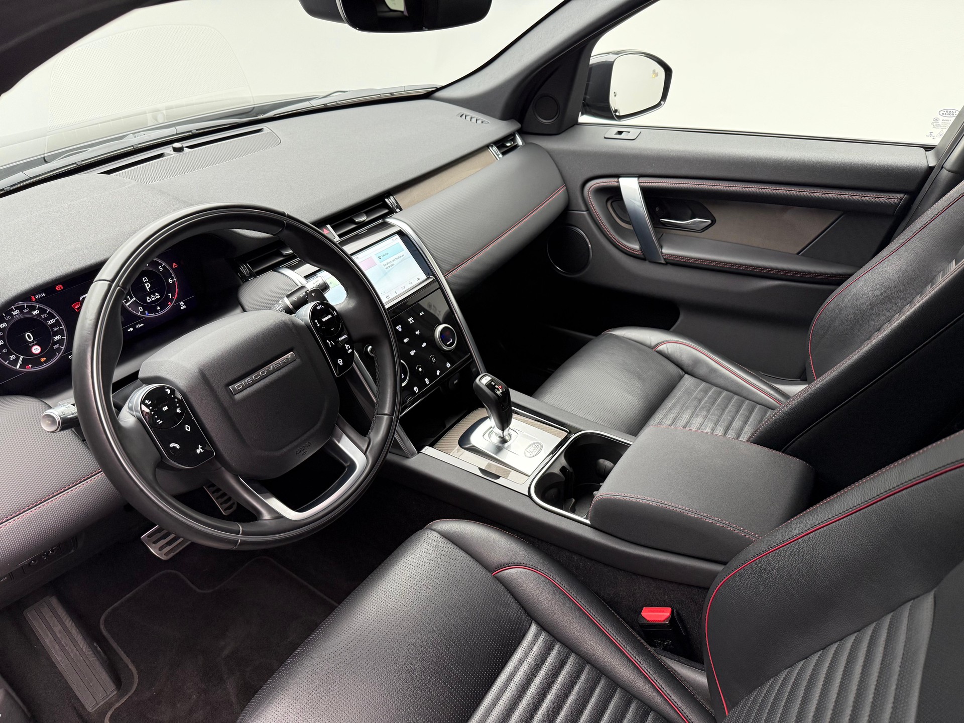 LAND ROVER Discovery Sport 2.0 Si4 R-Dynamic S-image-5