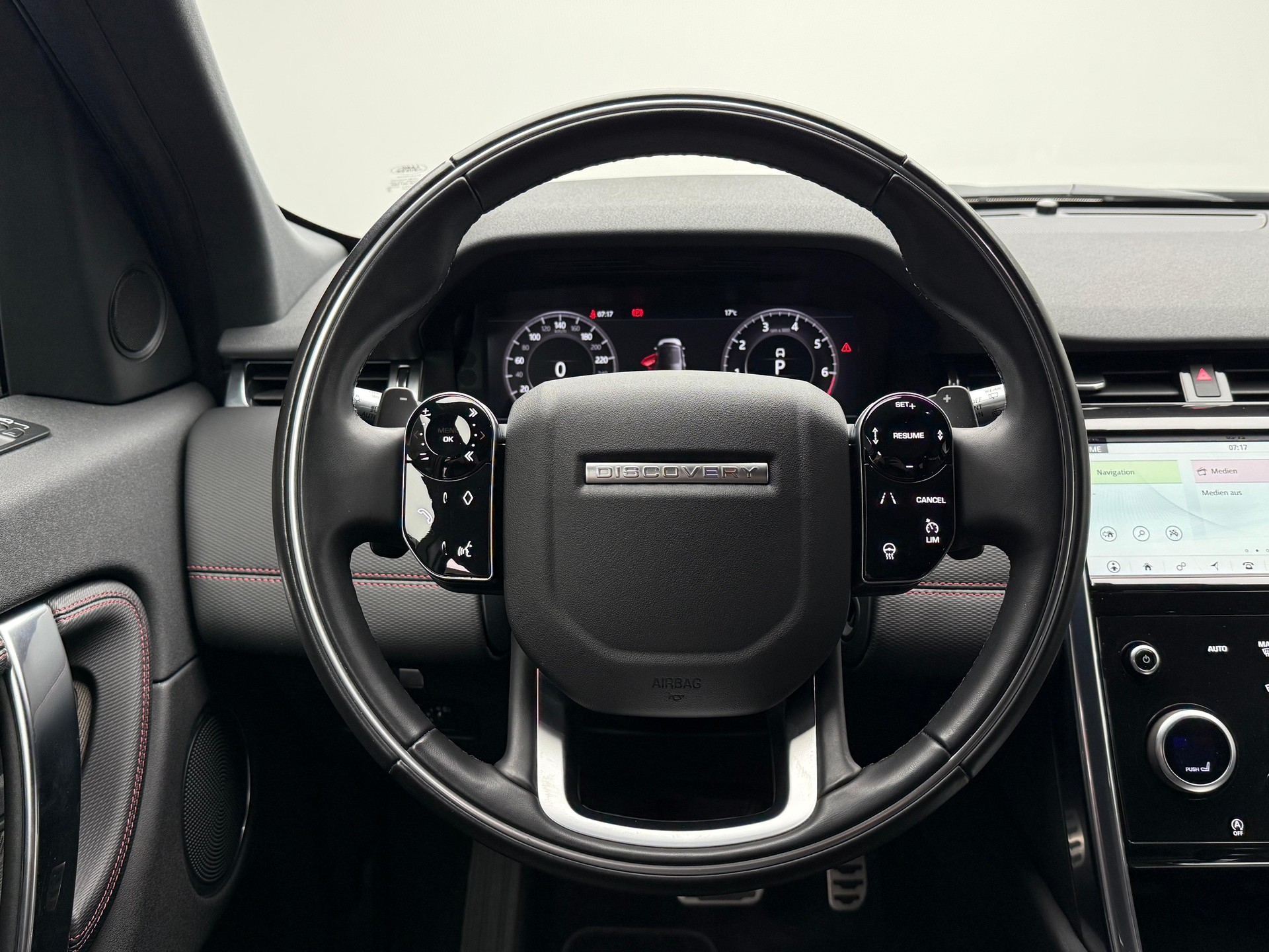 LAND ROVER Discovery Sport 2.0 Si4 R-Dynamic S-image-8